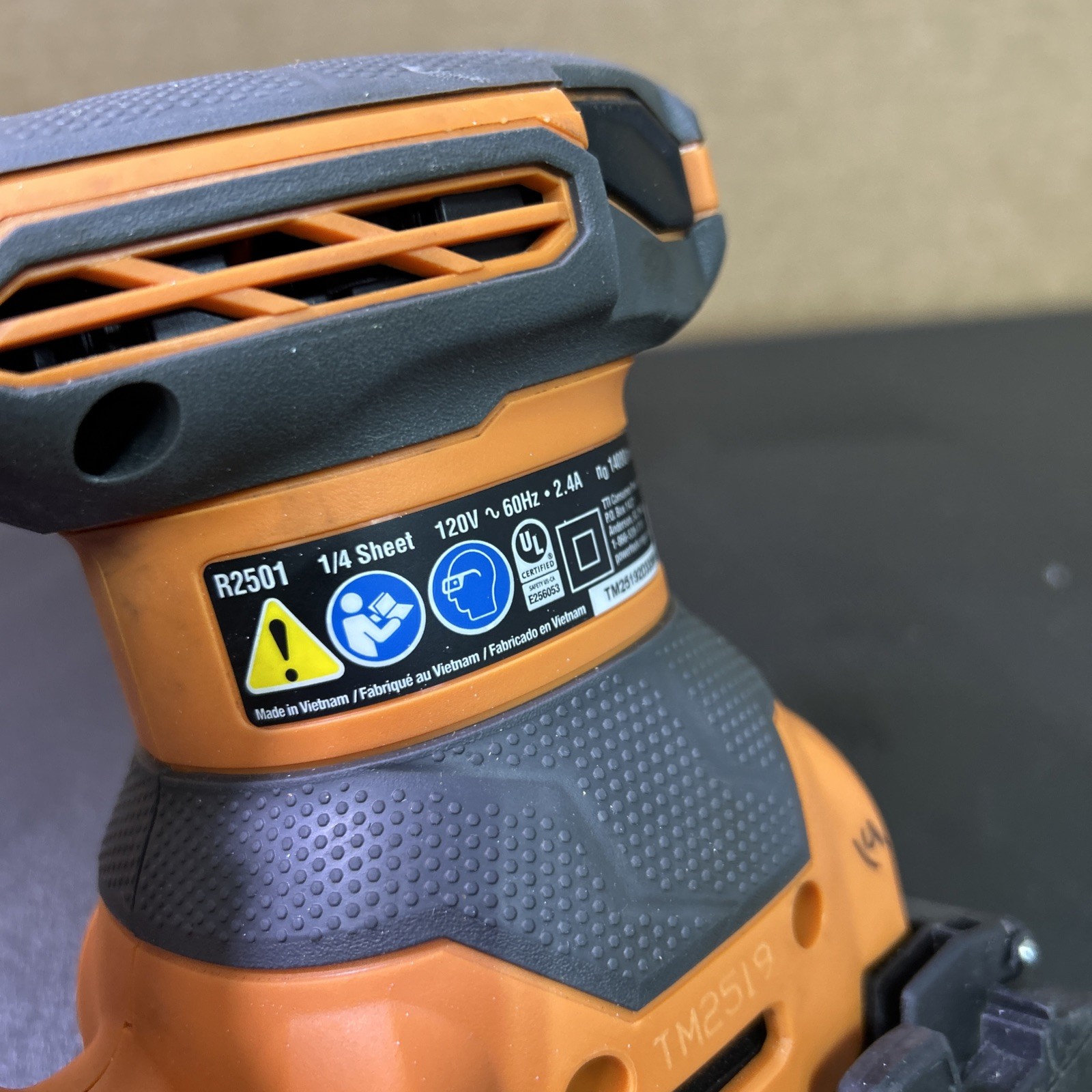 RIDGID R2501 1/4 SHEET SANDER 14 ME20