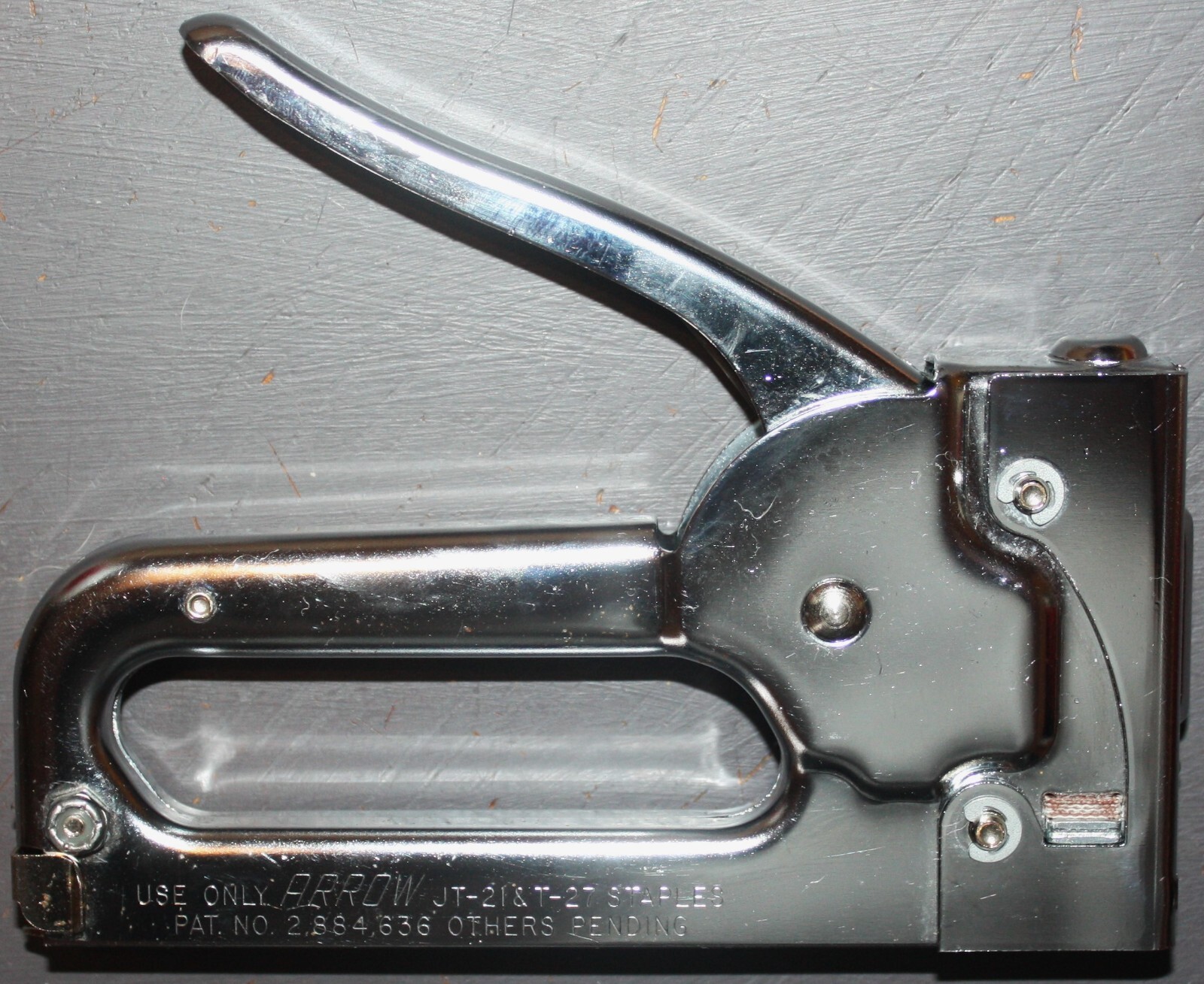 Vintage ARROW Fastener Company Model JT-21M Staple Gun. VG For JT-21 T-27 Staple