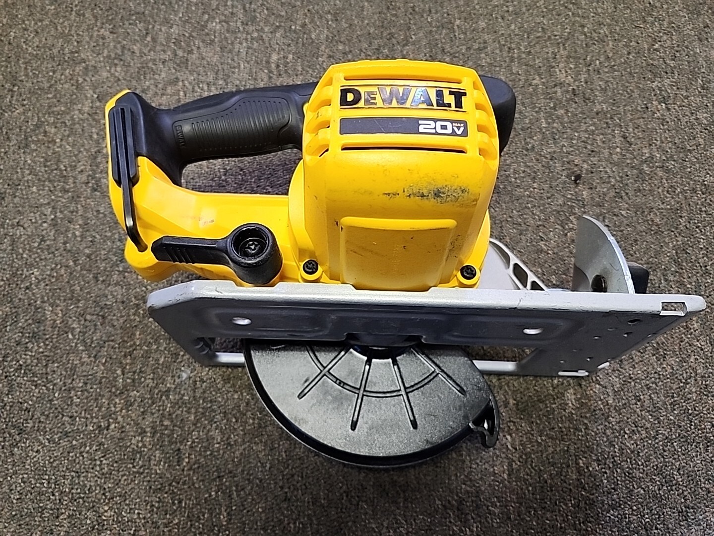 DEWALT 20V Max 6-1/2&Prime; Cordless Circular Saw – DCS393 Tool Only