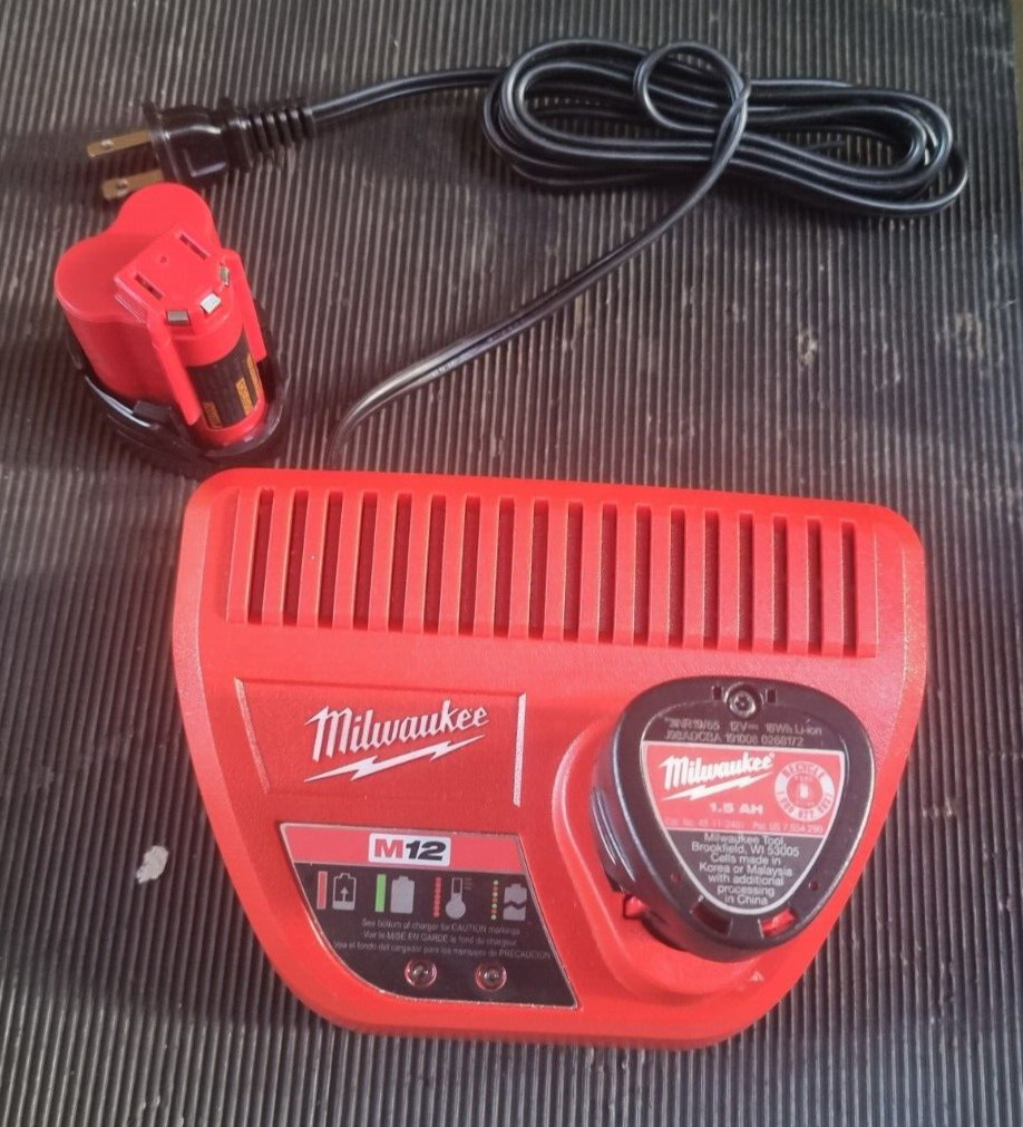 MILWAUKEE 48-59-2401 M12 CHARGER W/ X2 48-11-2401 (R4S3.5)