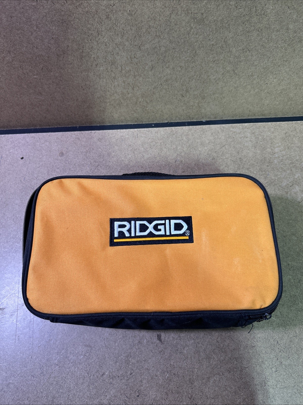 RIDGID – R2501 – 1/4 SHEET – 120V Corded Palm Square Sander – W160