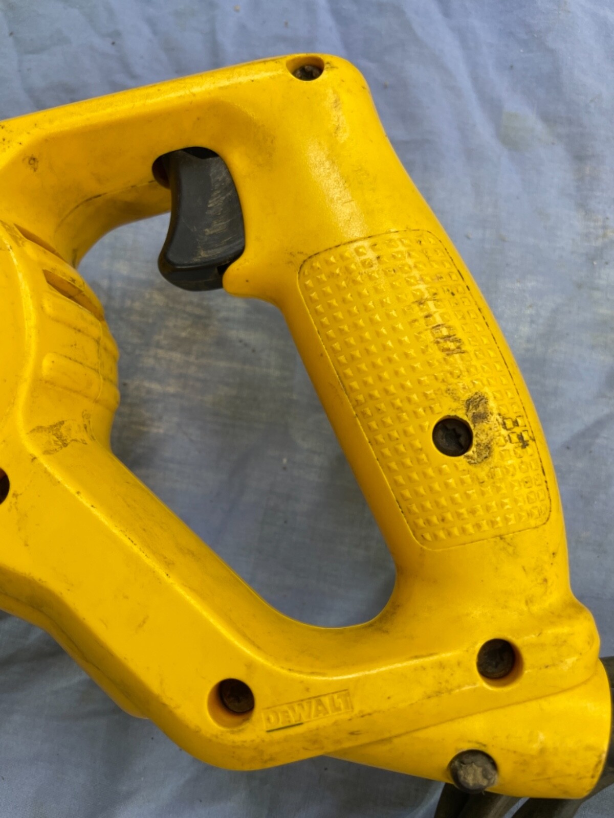 DeWalt DWE304 V.S. Reciprocating Saw