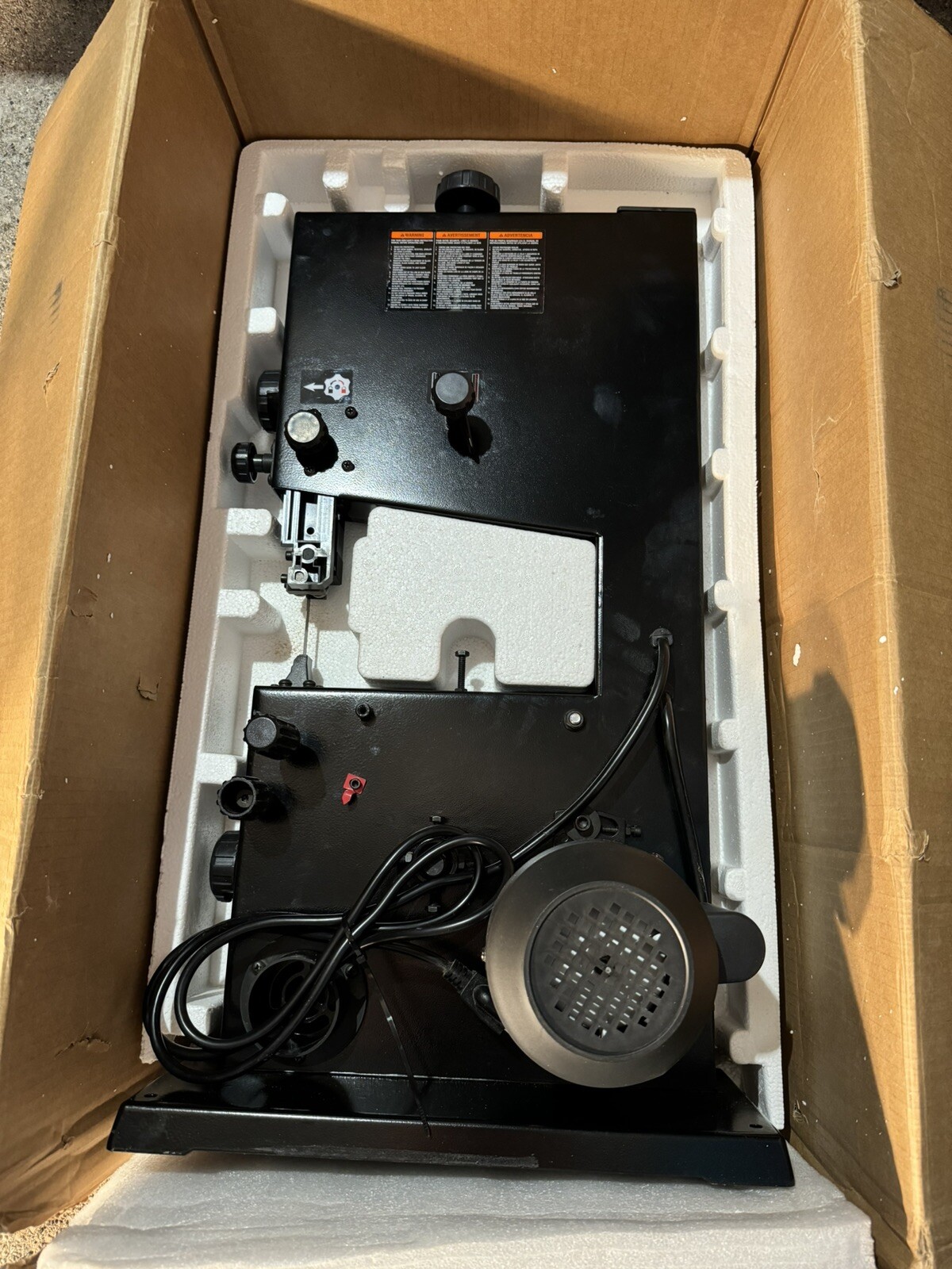 2.8-Amp 9-Inch Benchtop Band Saw