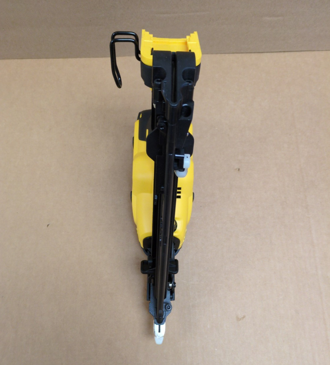 [Open-Box] (DCN650B) DeWalt 20V MAX XR 15 GA Cordless Angled Finish Nailer