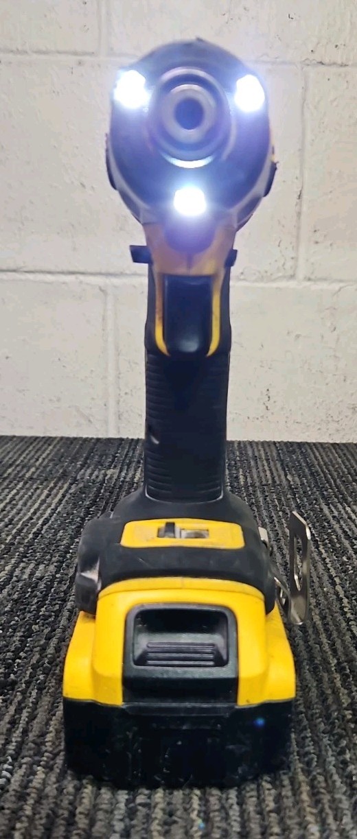 DeWalt Tools DCF845 1/4&Prime; (6mm) Cordless Impact Driver + 5.0Ah Battery