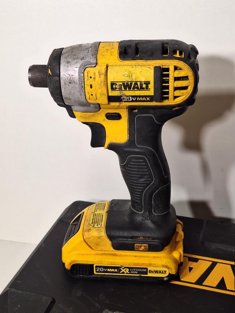 DEWALT DCF885 (P15019023)