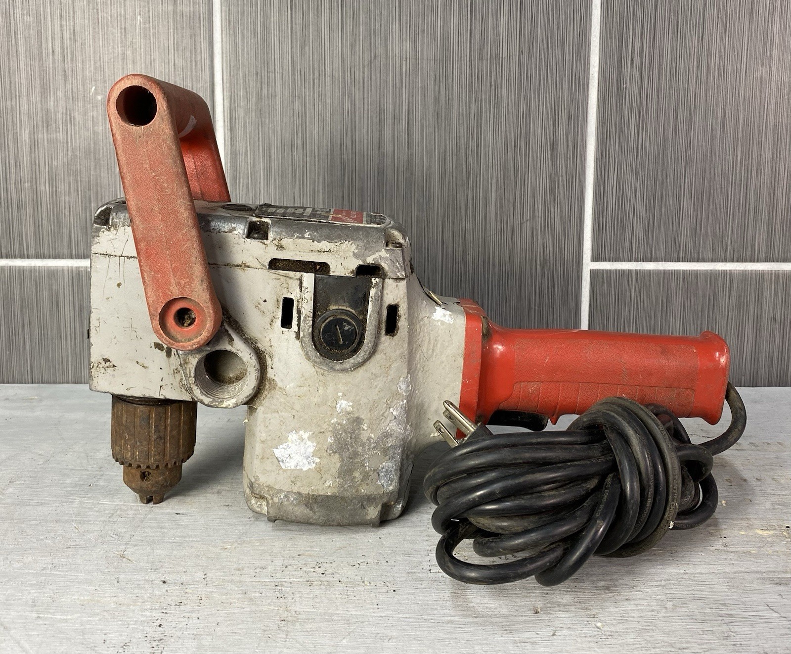 Milwaukee 1675-1 Heavy-Duty Right Angle Drill 1/2in chuck Corded 120V 2 speeds