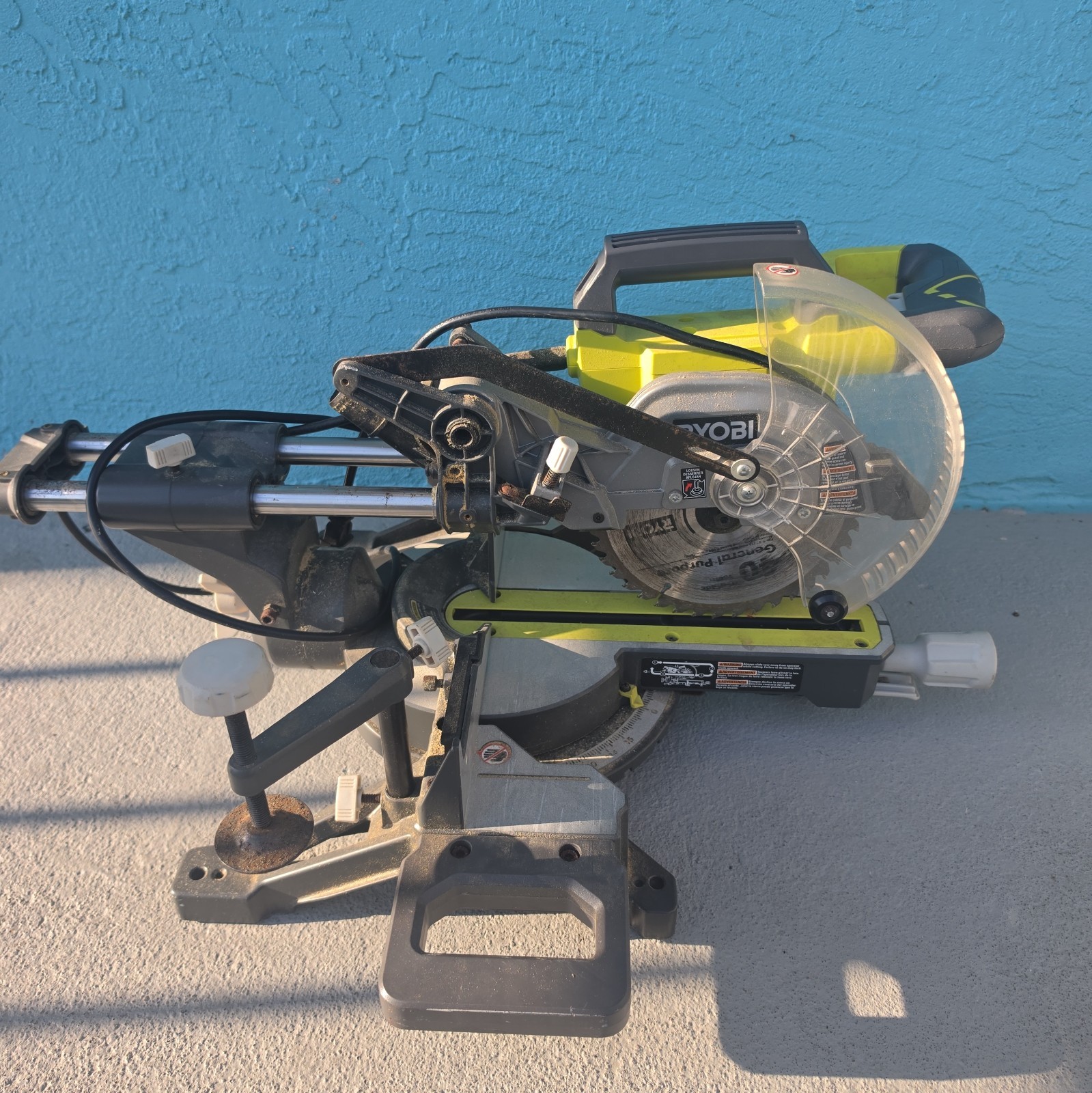 Ryobi 14 Amp Corded 10 in. Compound Miter Saw with LED Cutline Indicator TS1346