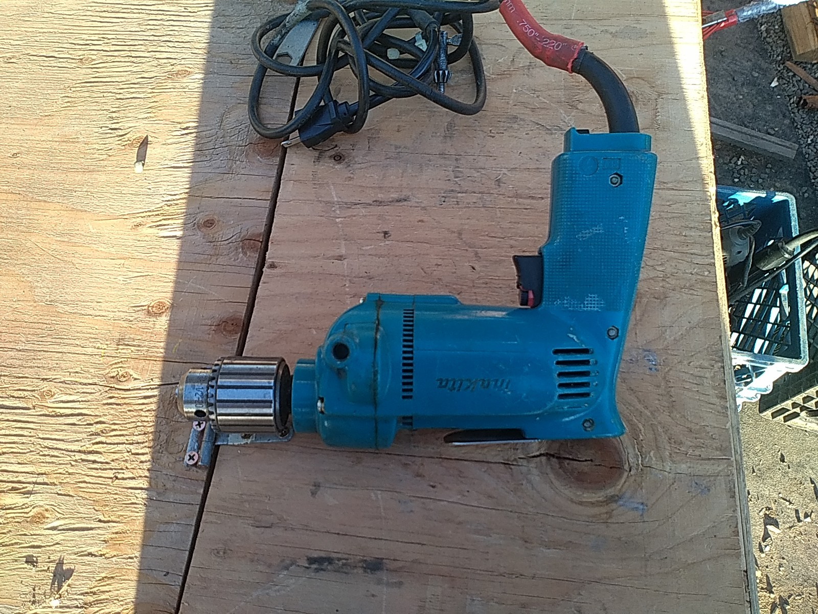 MAKITA Tools 1/2&Prime; REVERSIBLE DRILL, 6302, 0-550 RPM And Jacobs 33BA Chuck W/Key