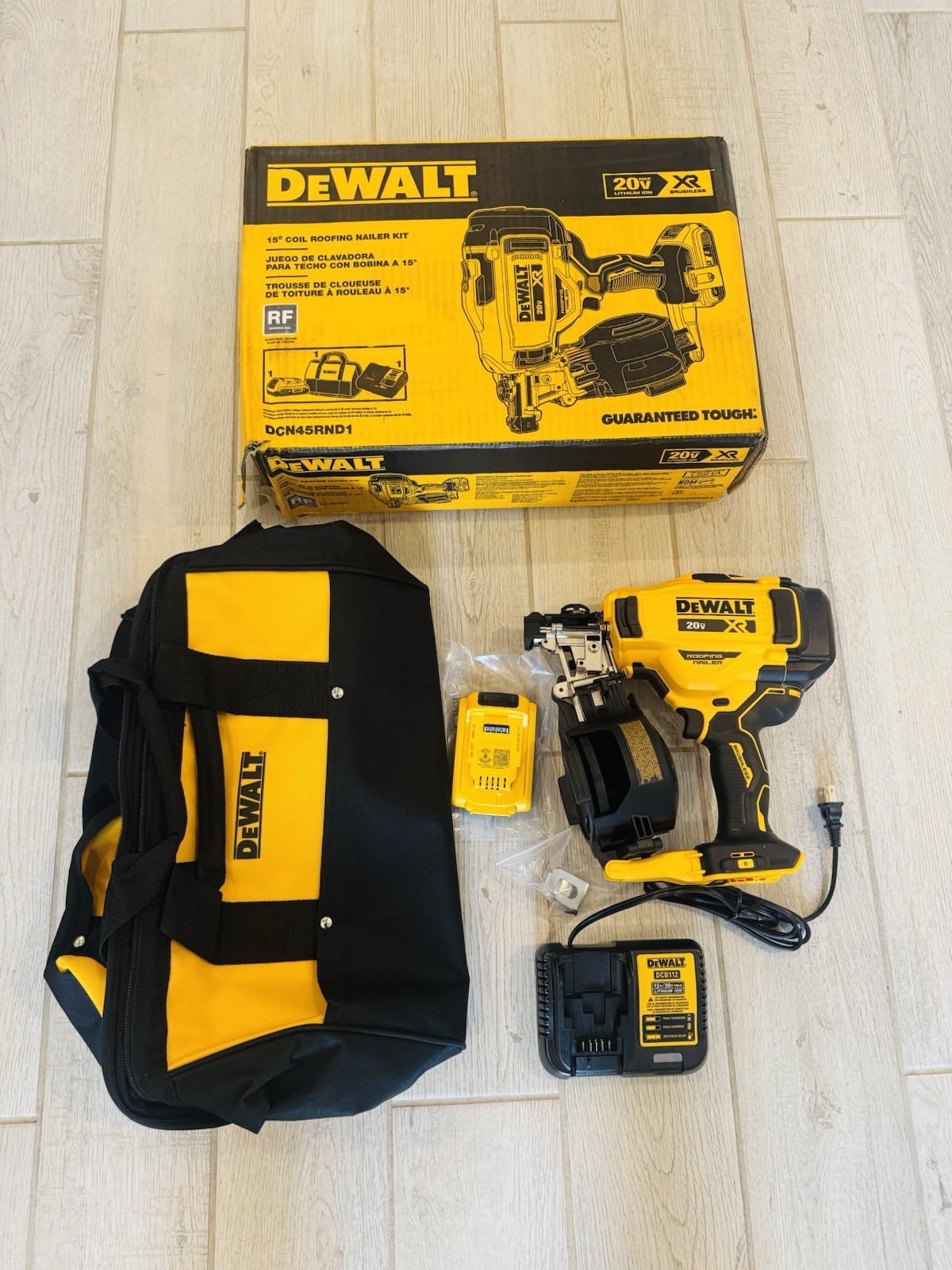 Dewalt DCN45RND1 20V MAX 15° Cordless Coil Roofing Nailer Kit