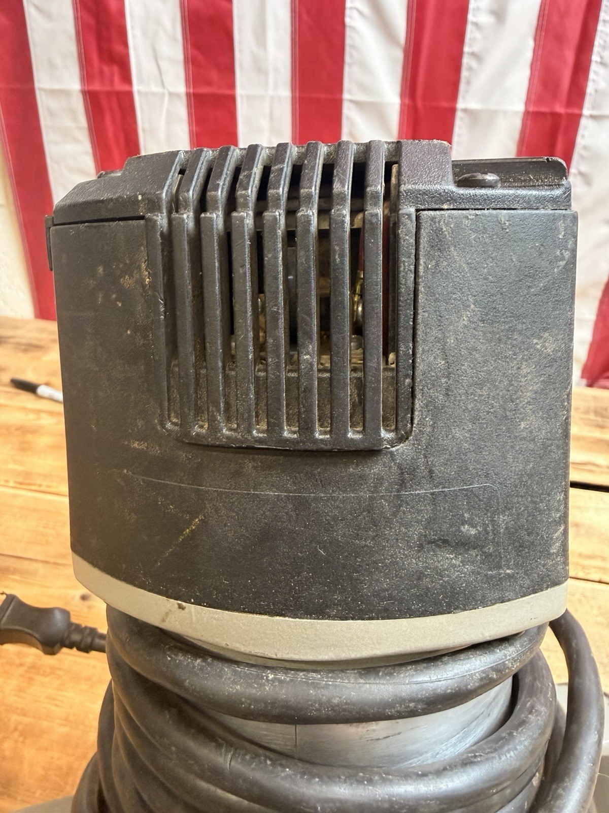PORTER-CABLE 7518 15A 3 1/4-HP Speedmatic 5 Speed Fixed Base Router – Gray