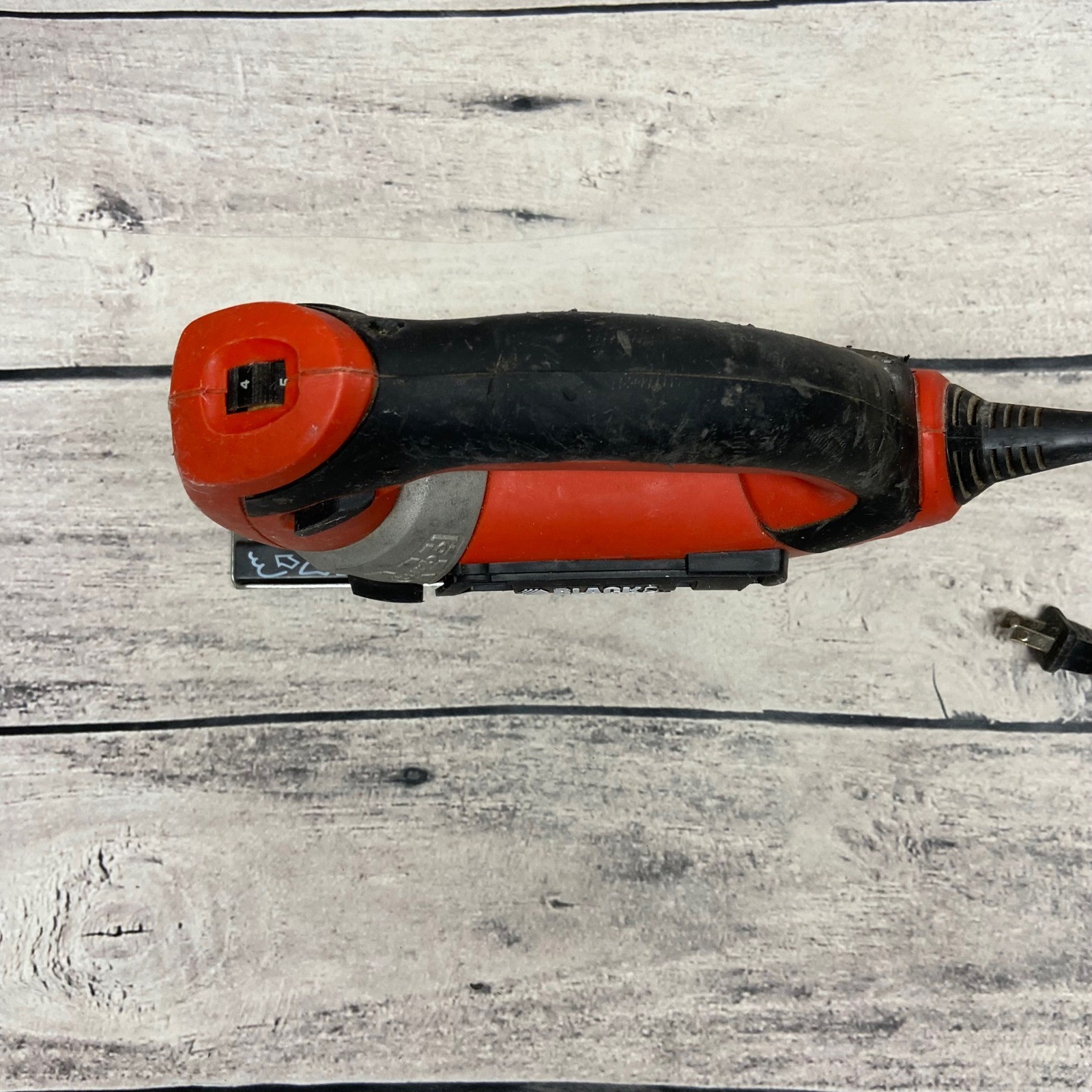 Black & Decker JS600 4.5 Amp Variable Speed Jigsaw Corded Electric Tool Red