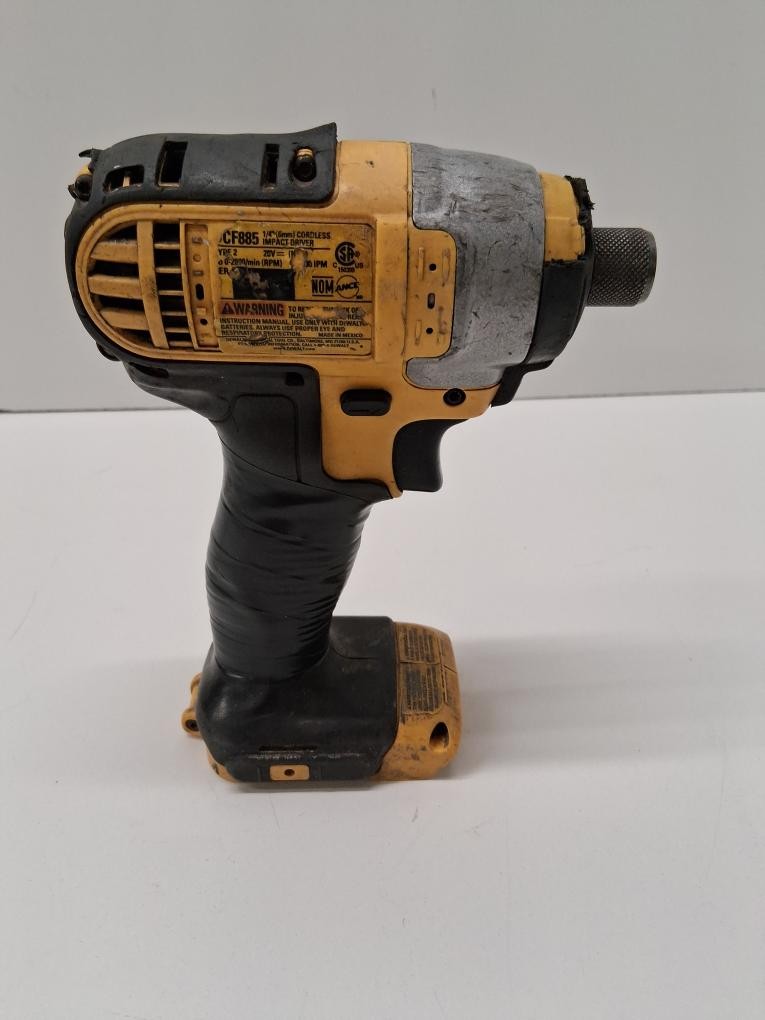 DEWALT DCF885 (P06032661)