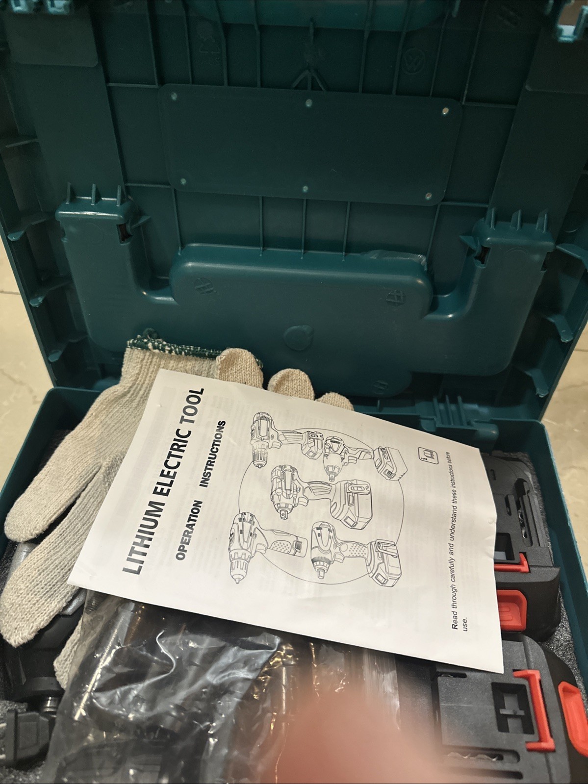 duoguto cordless impact wrench, 960ft-lbs (1300n.m) With Two Batteries And Bits