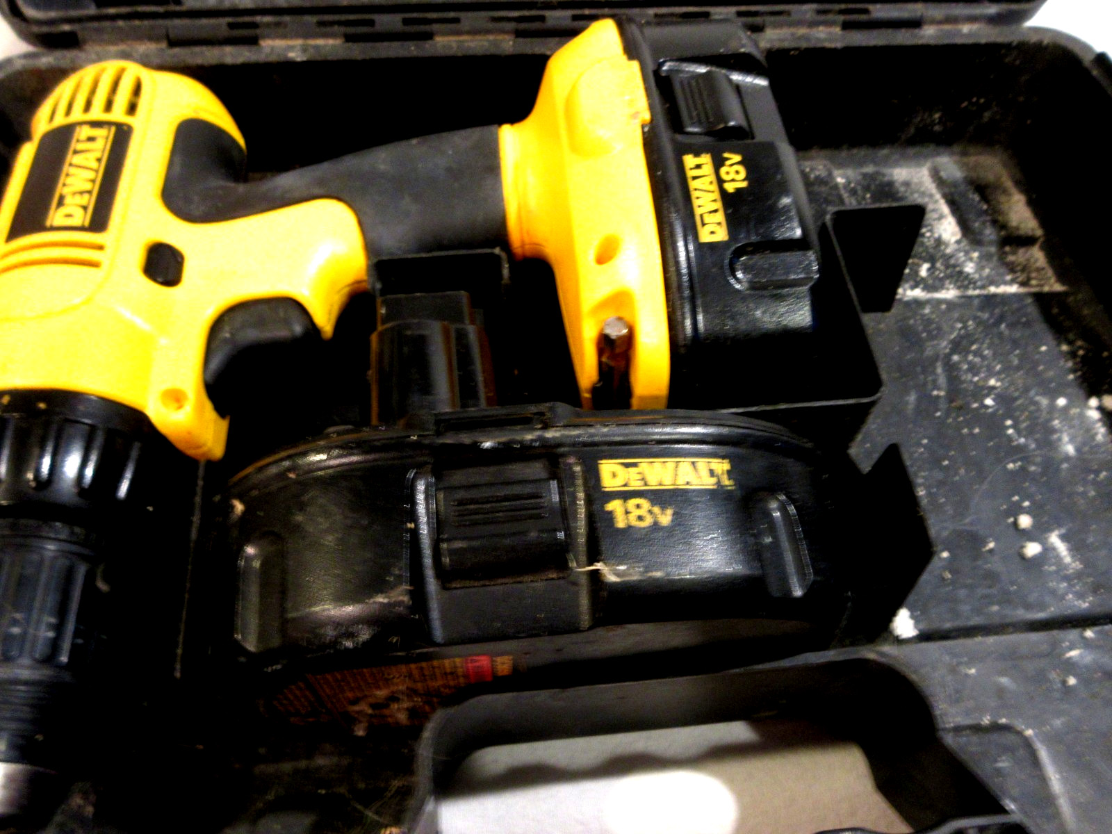Dewalt 18V Cordless Drill DC970 w/2-Batteries & Case