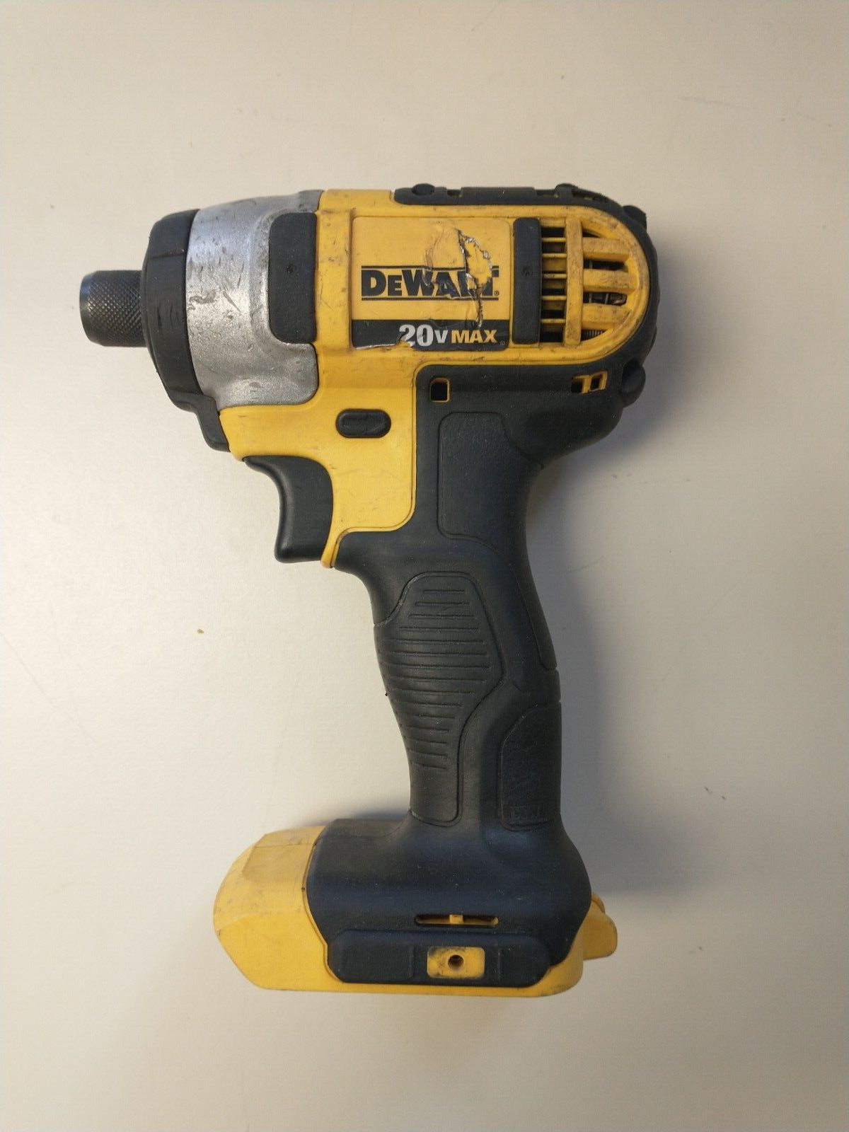 DeWalt DCF885B 20V MAX Li-Ion 1/4&Prime; Cordless Impact Driver No Battery D