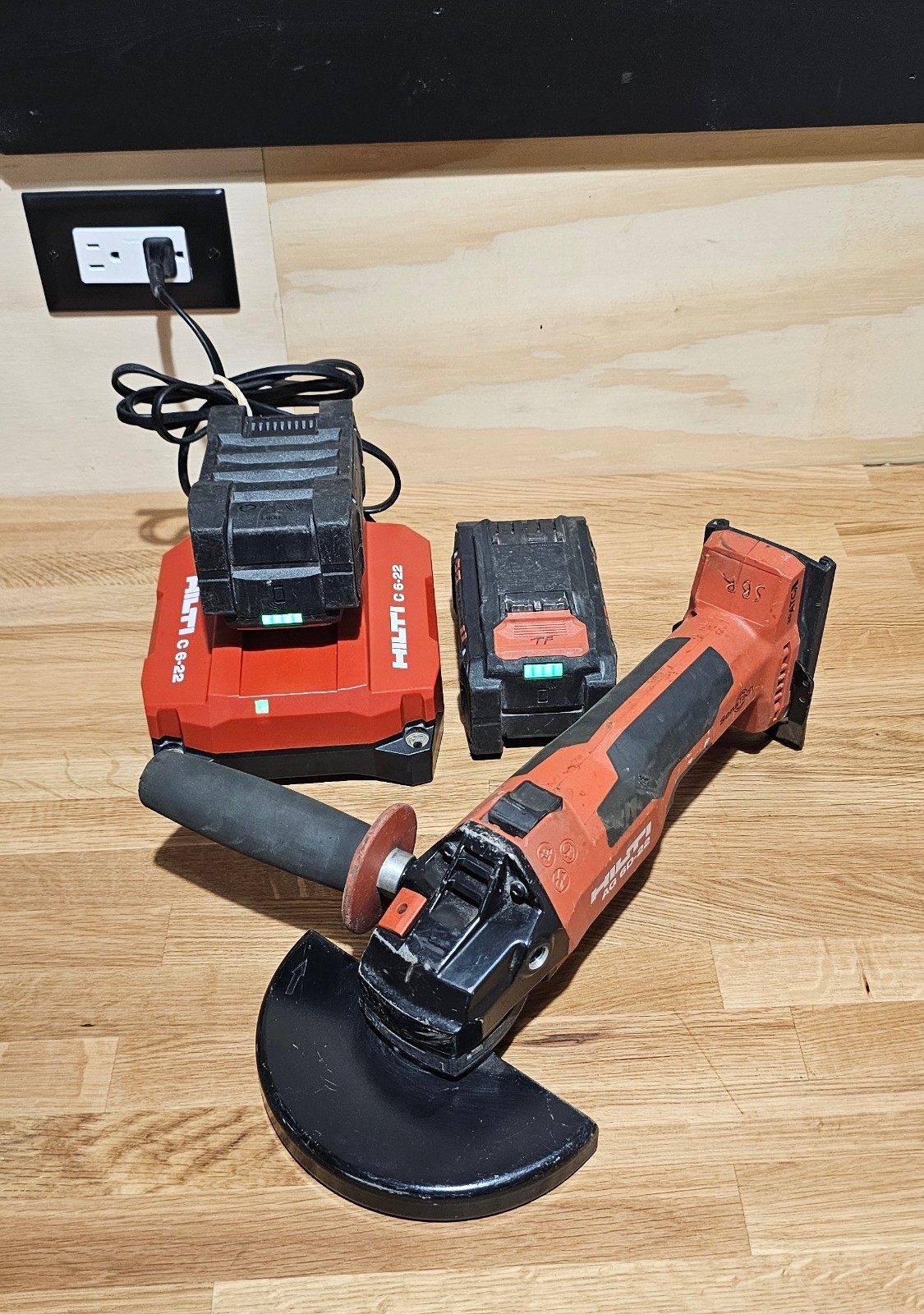 HILTI NURON AG 6D 22 6inch Cordless Brushless With Charger And (2) Batteries