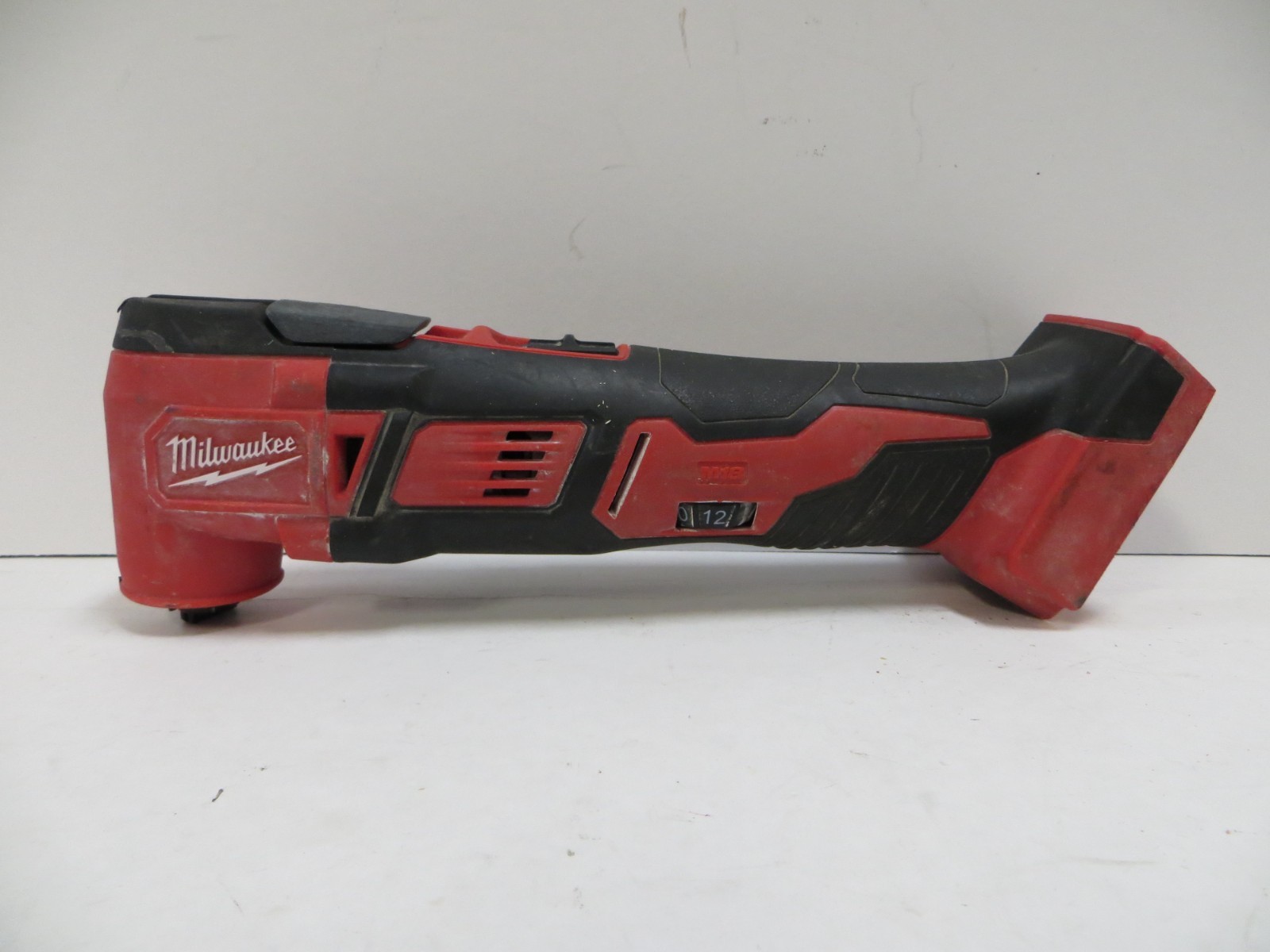 Milwaukee 2626-20 M18 Lithium-Ion Cordless Oscillating Multi-Tool (Tool Only)