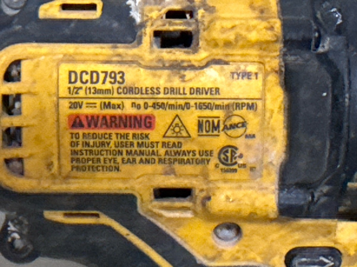 DEWALT DCD793 20V MAX Brushless Cordless 1/2 Inch Drill Driver (TDW040604)