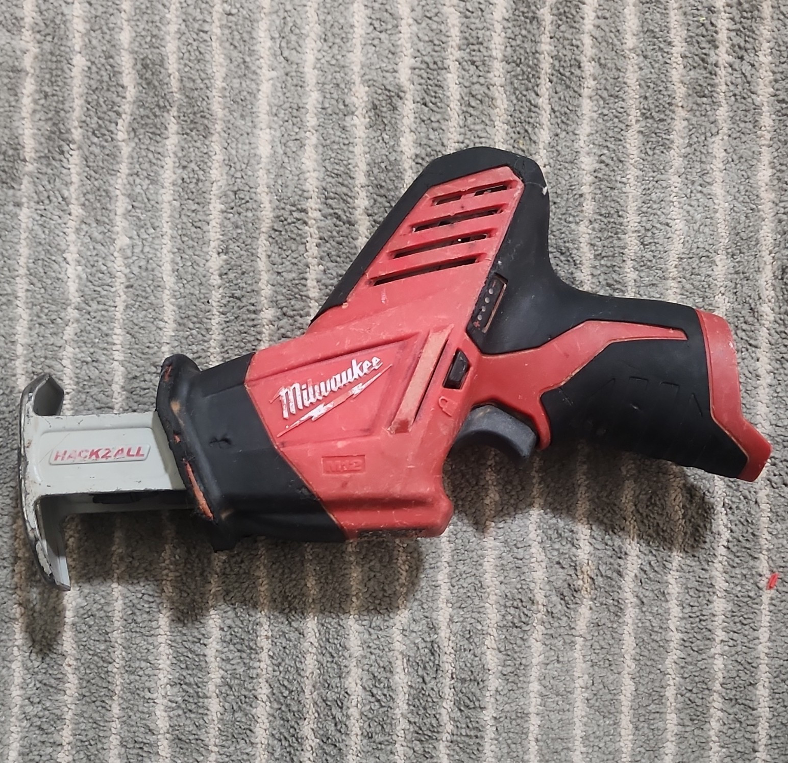 Milwaukee M12 Hackzall 12V Reciprocating 2420-20 Tool Only (Broken Lock Button)