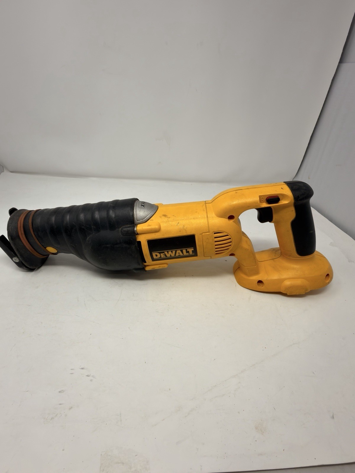 DEWALT DC385 Reciprocating Saw 18v & Replacement Blades – TOOL ONLY