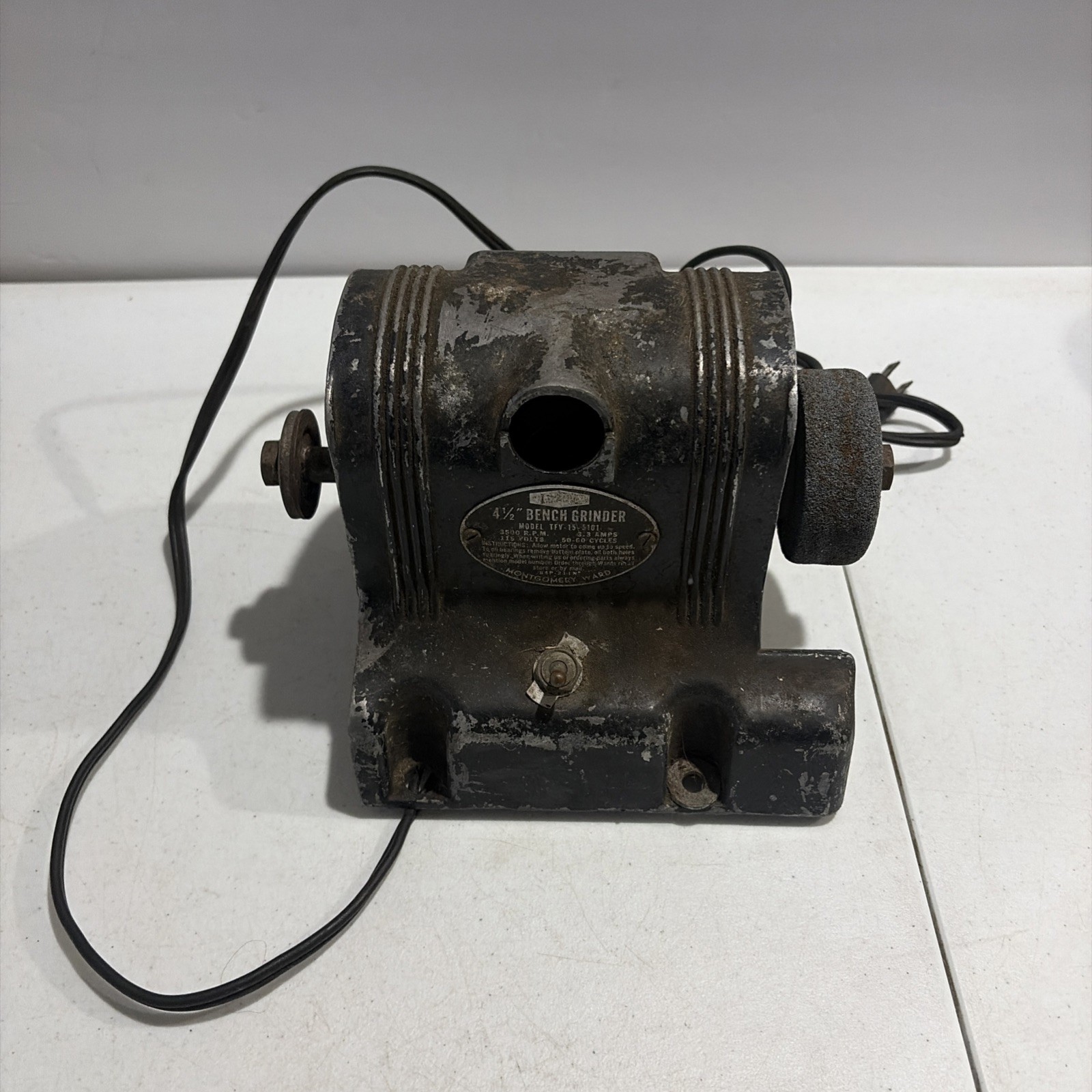Vintage Powr Kraft ( Manufactured For Montgomery Ward)4 1/2 Inch Bench Grinder