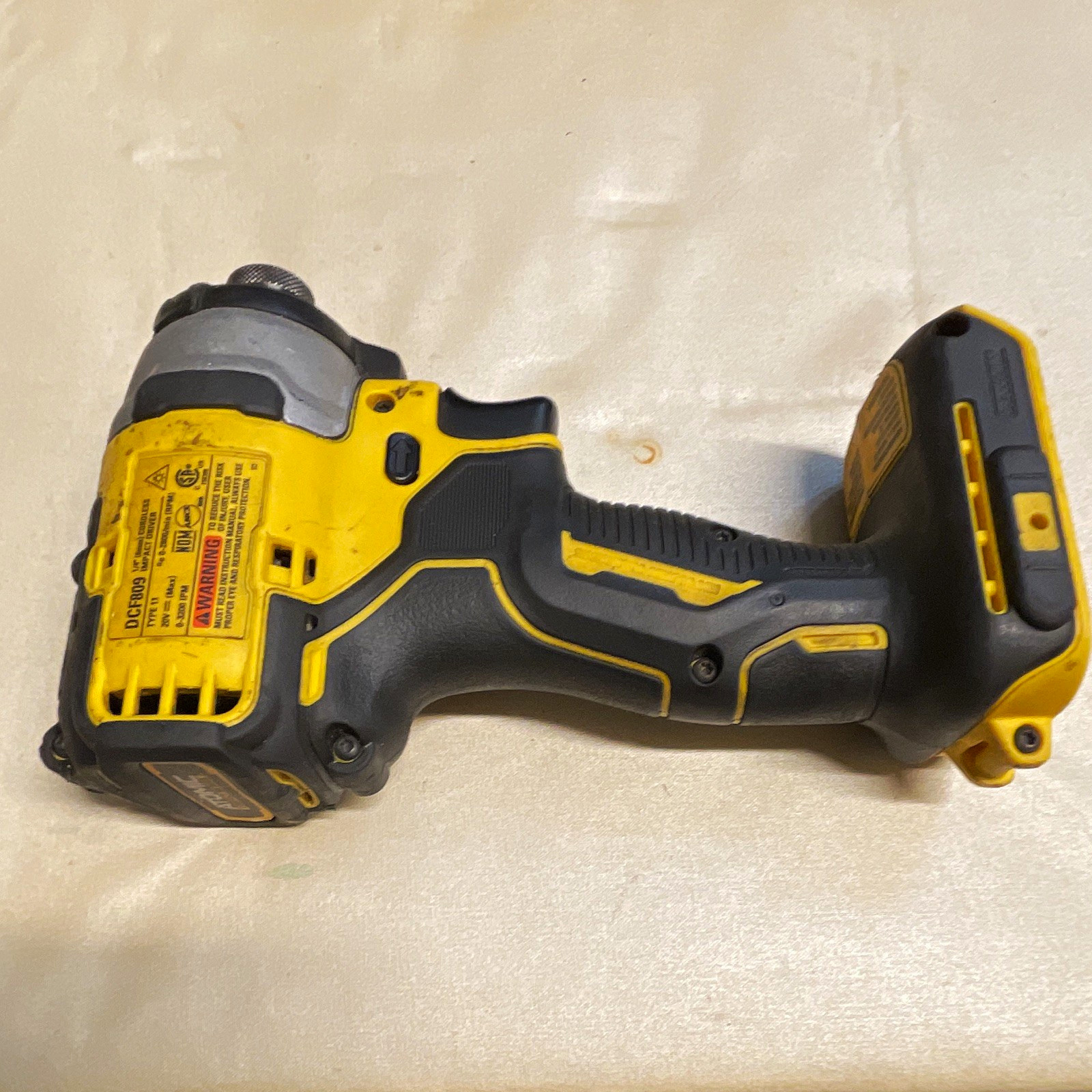 DEWALT DCF809 20V Brushless Compact 1/4 in Keyless Impact Driver Tool Only