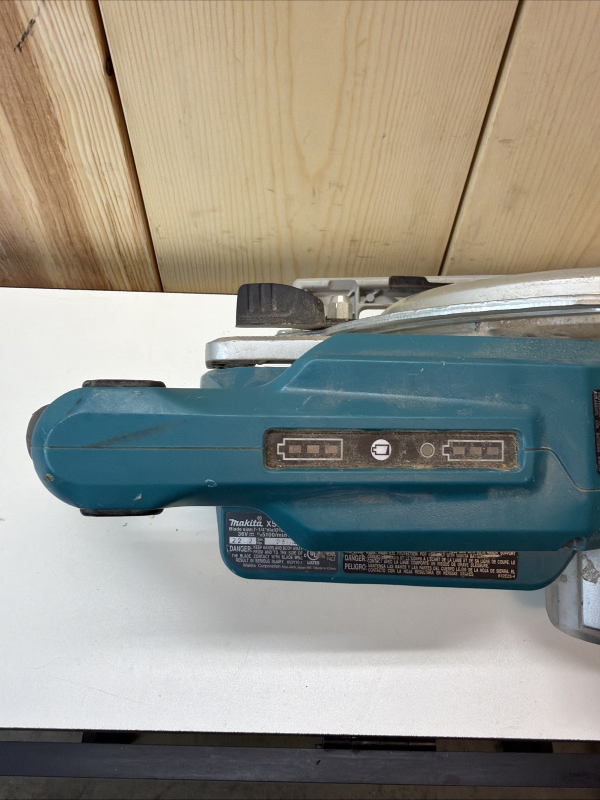 Makita XSR01 Brushless 36V Rear Circular Saw 7-1/4in Untested for Parts Bin BS