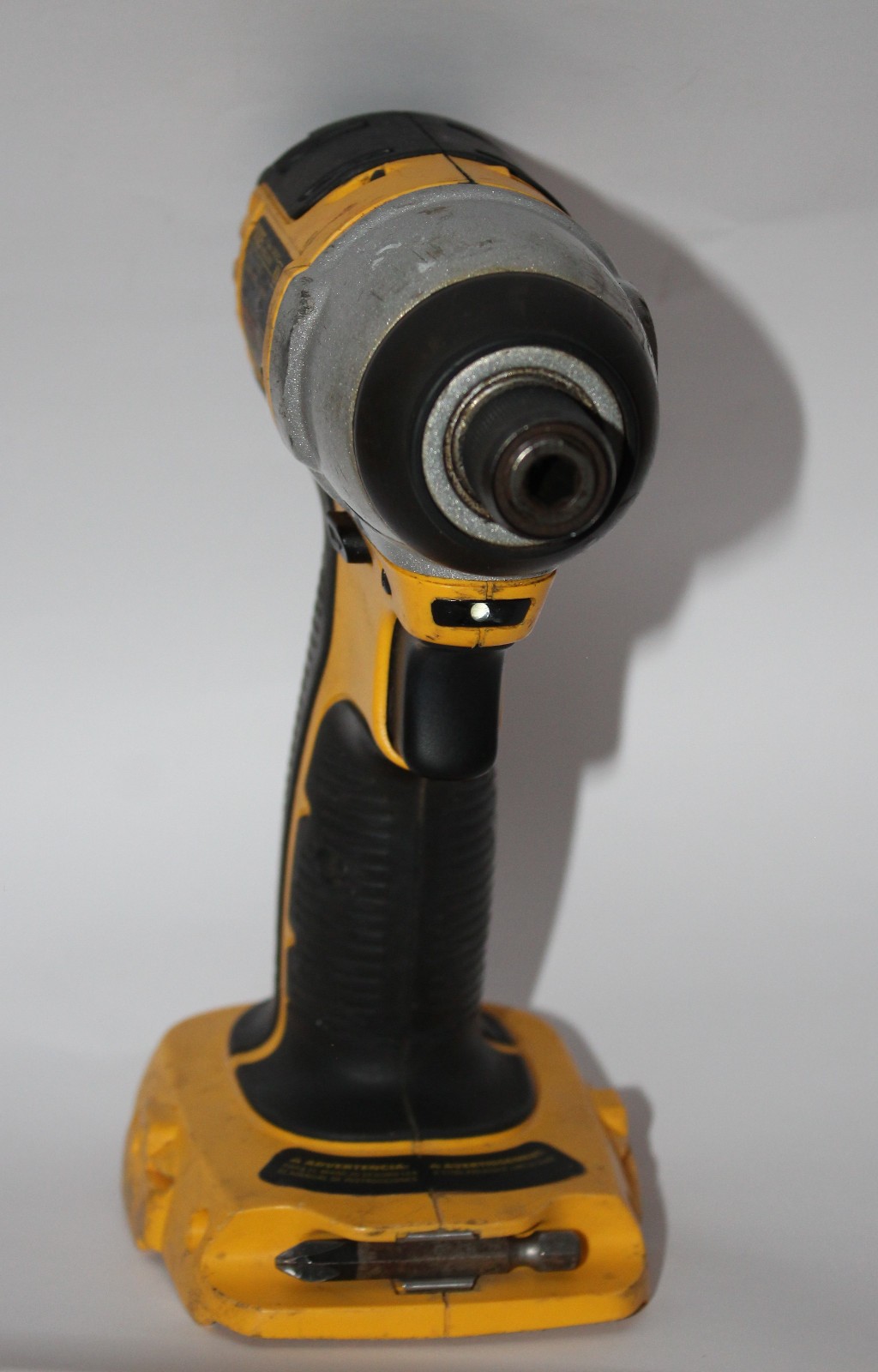 DEWALT DC825 1/4” (6mm) Cordless Impact Driver 18V Tool Only AO4067109