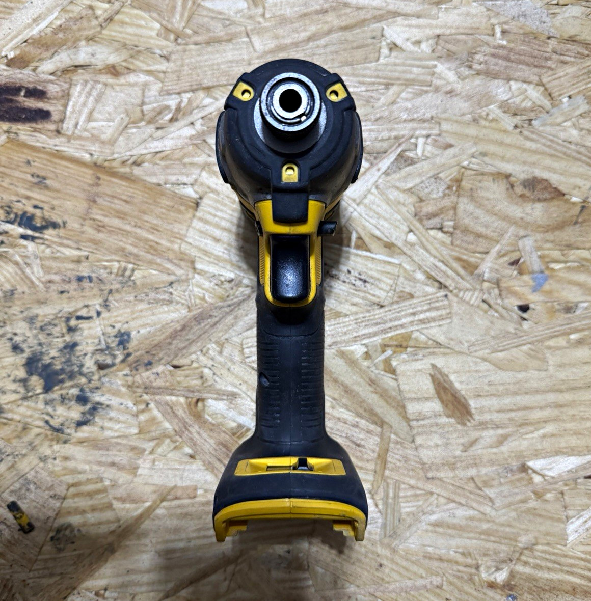 DEWALT DCF887 20V MAX XR Brushless 1/4 in Keyless Impact Driver Tool Only