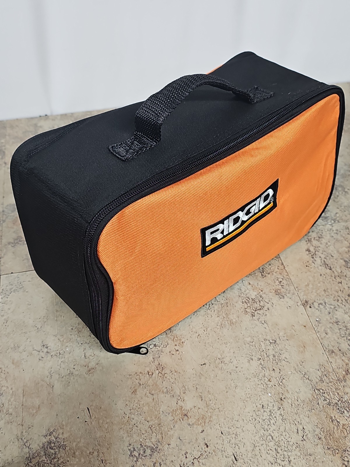 RIDGID R26011 6&Prime; Variable-Speed Corded Orbital Sander With Carry Bag