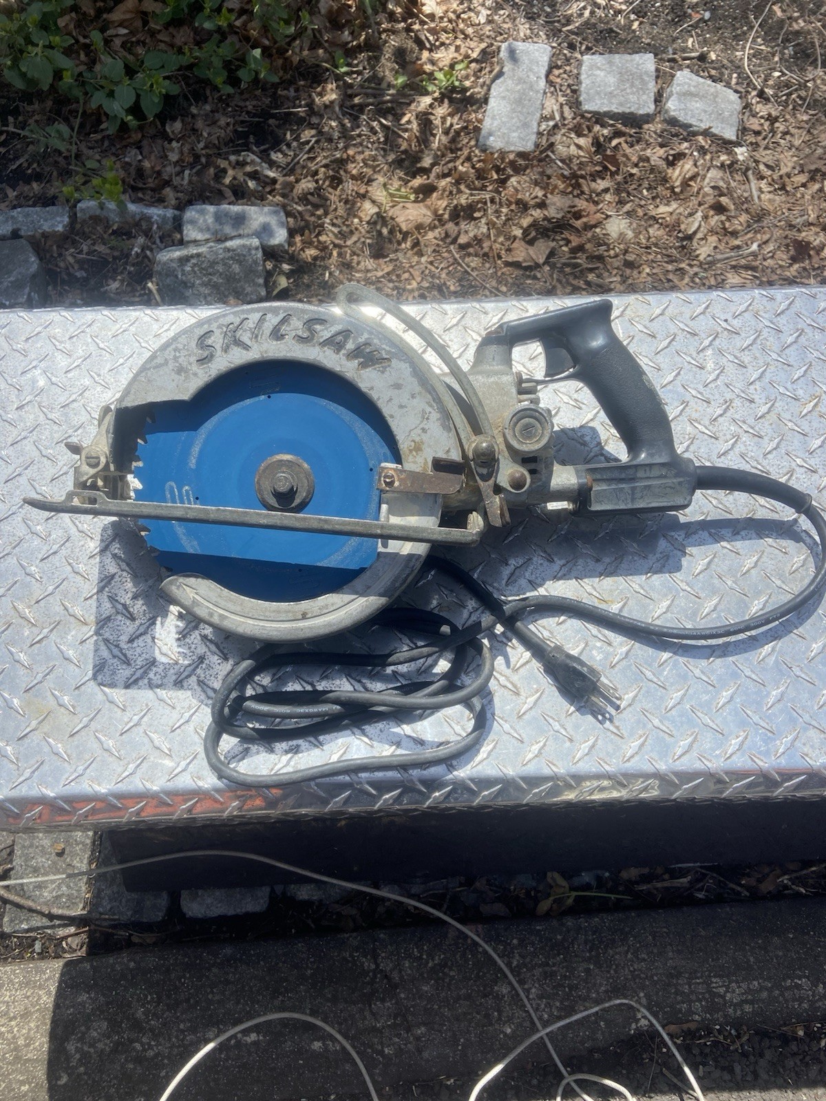 Skil Portable Tools – Skilsaw Model 825, Super duty, New Cord, Blade. Read Desc.