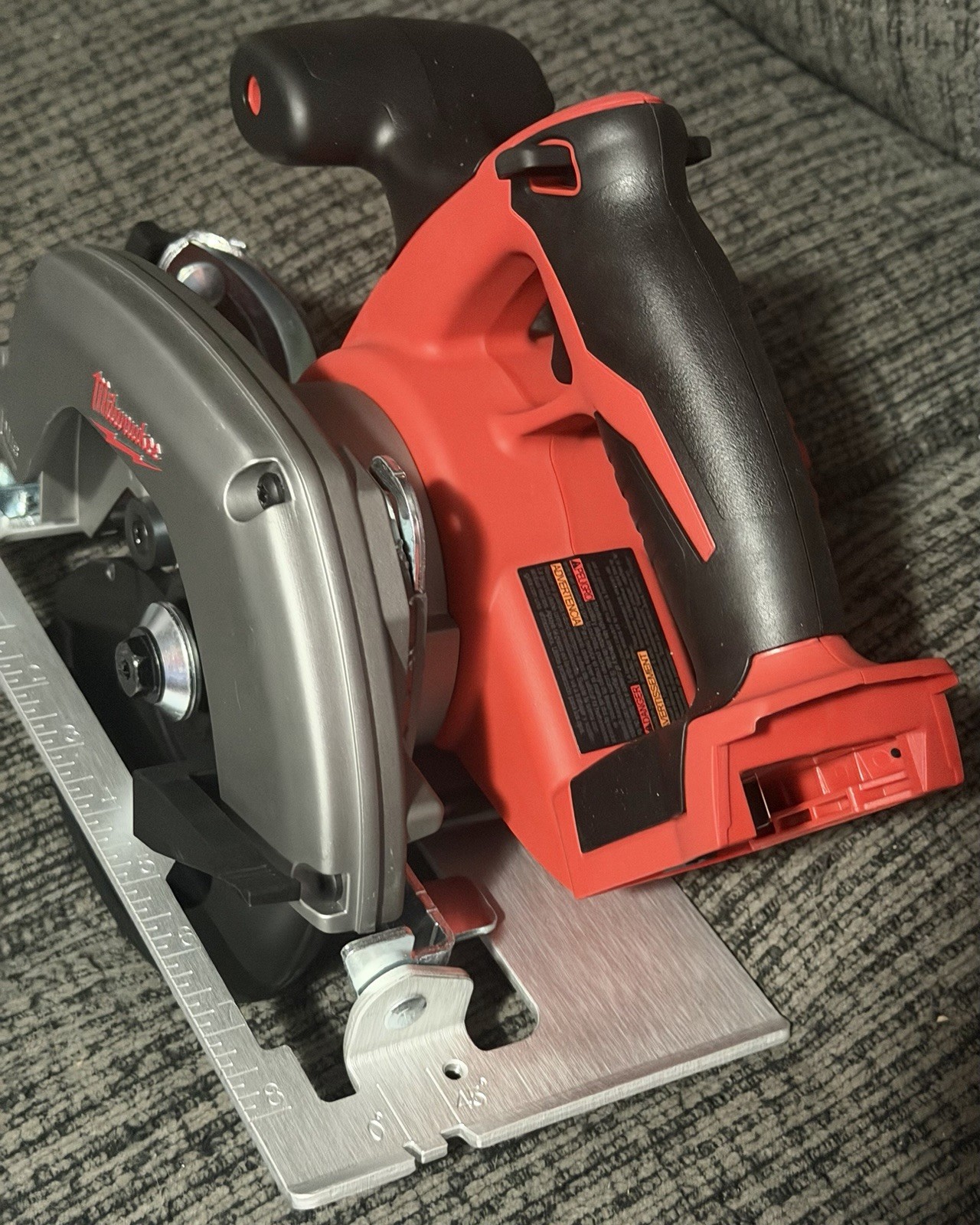 Milwaukee M18 18V Brushless 6-1/2&Prime; Circular Saw w/ Framing Blade & Fence