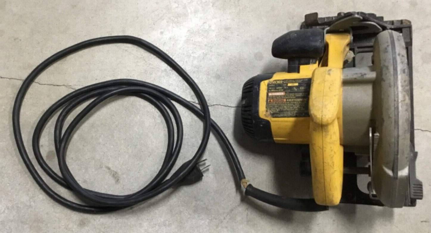 Circular Saw DW369 Parts Only Works Needs New Cord