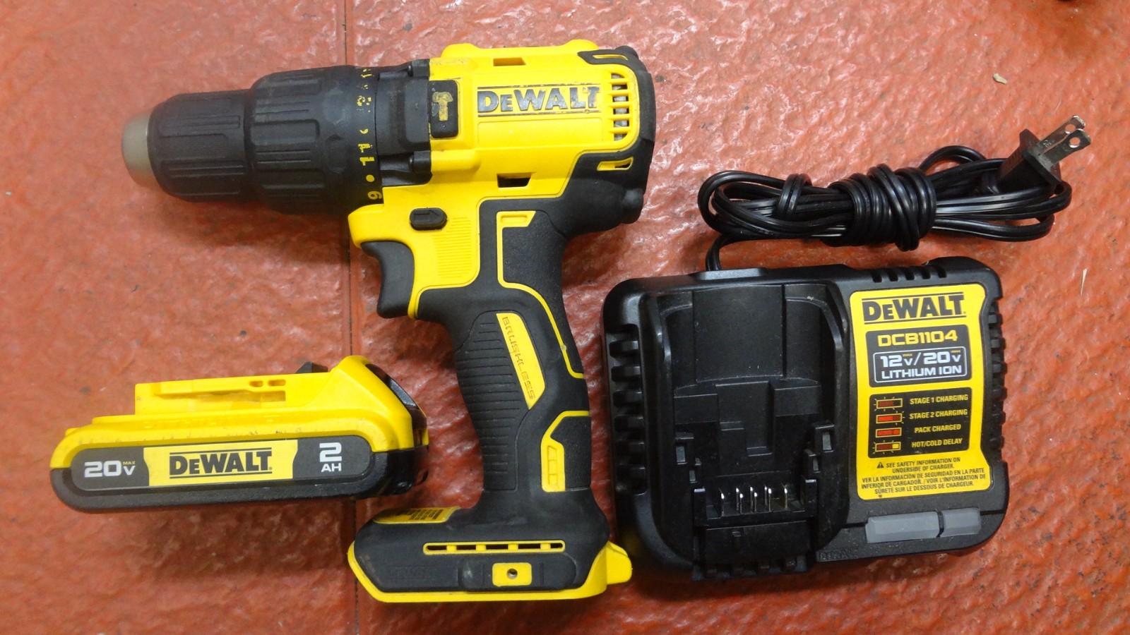 DeWalt Tools DCD778 1/2&Prime; (13mm) Hammer Drill Driver + 2.0Ah Battery & Charger
