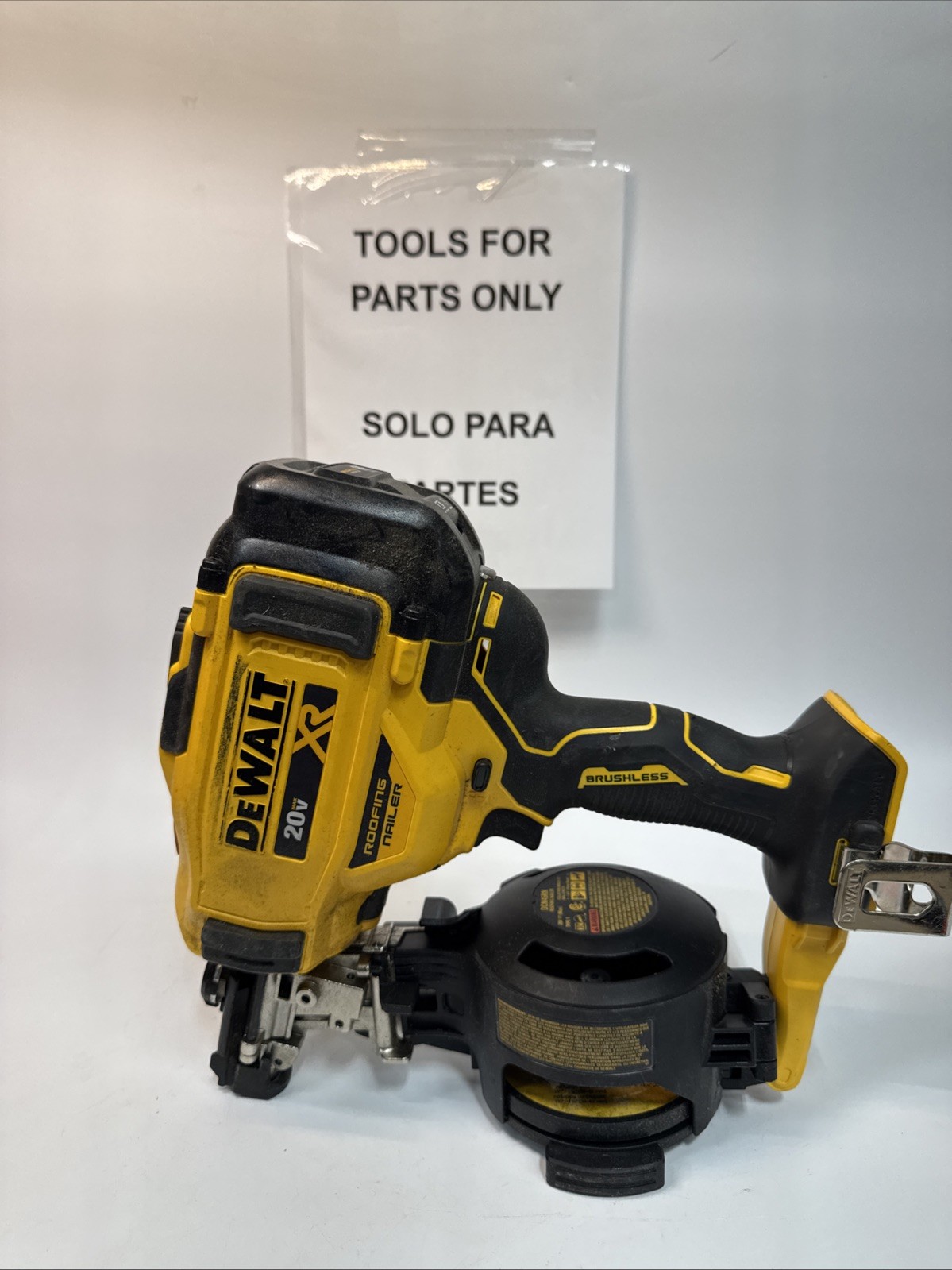 DEWALT DCN45RN 18V XR Cordless Roofing Coil Nail Gun A3