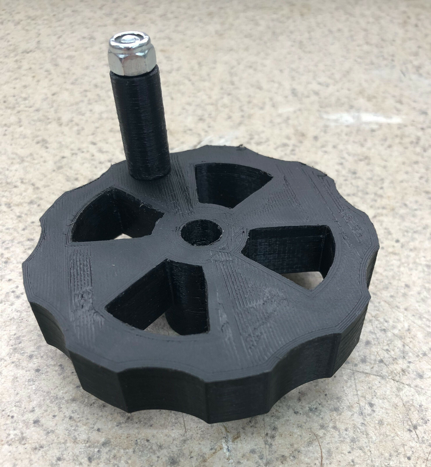 ONE Handle Wheel for Table Saws with 3/8&Prime; Adjustment Arbor Shafts