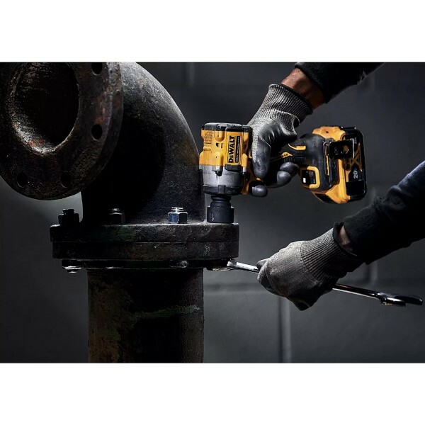 DEWALT Canada 20V MAX Li-Ion cordless 1/2IN Compact Impact Wrench (Bare Tool)