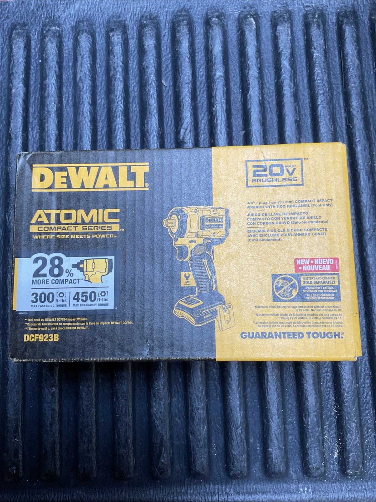 NEW DeWalt 20V Brushless 3/8&Prime; Compact Impact Wrench Hog Ring Anvil DCF923B