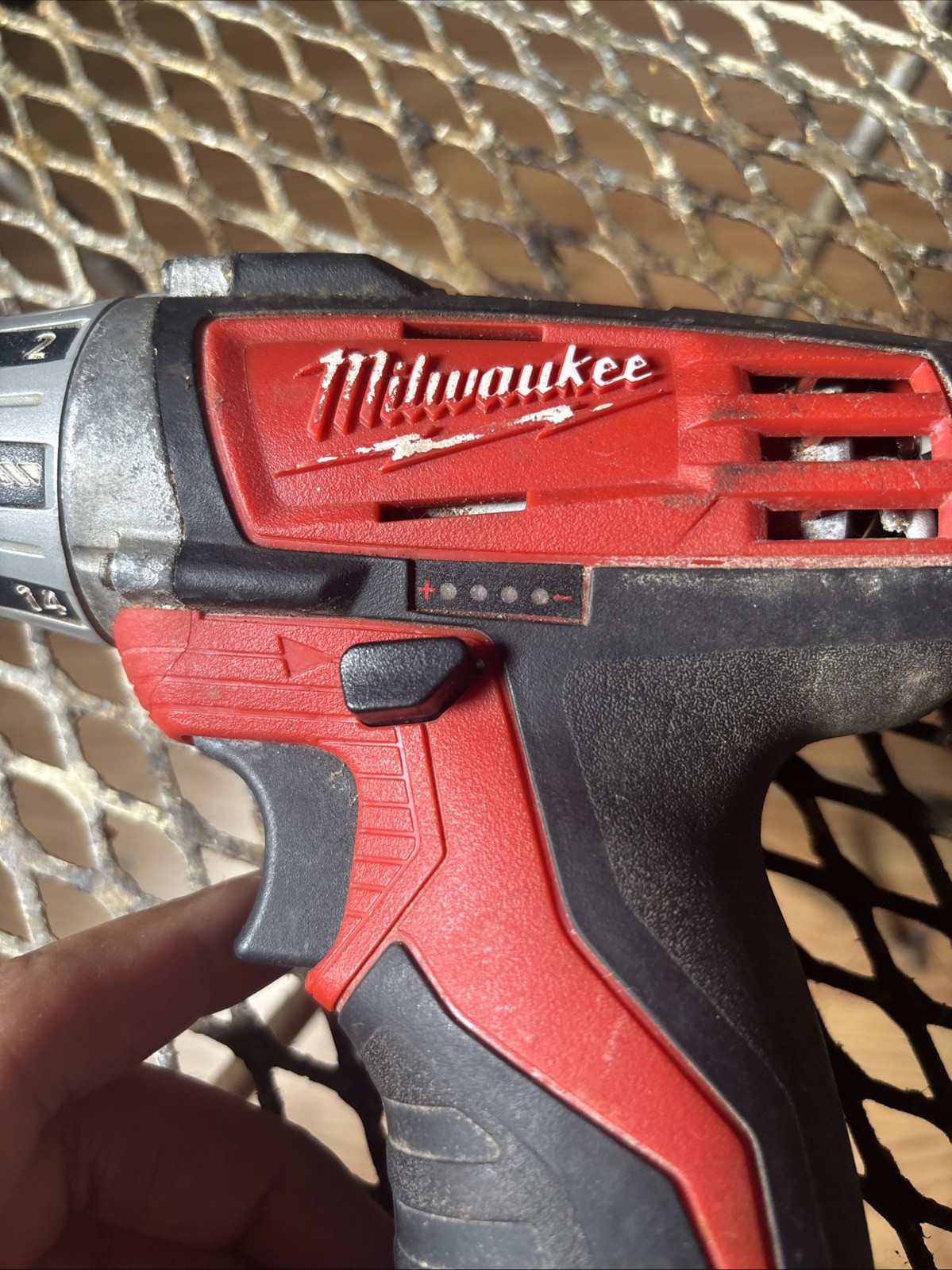 Milwaukee M12 Cordless 12V 1/4&Prime; Hex Screwdriver Driver 2401-20 (Tool Only)