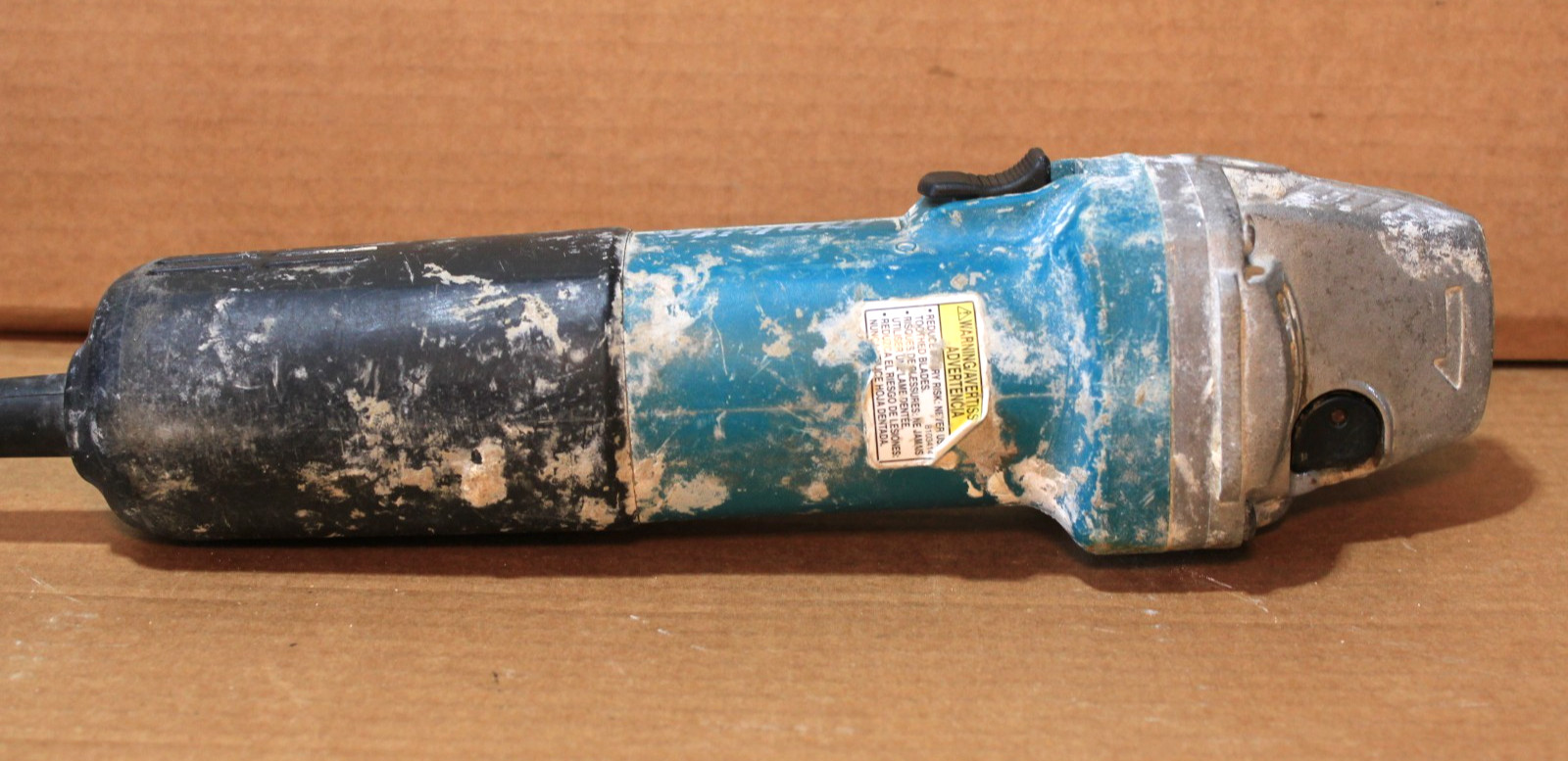 Makita 9557NB 4-1/2” Angle Grinder 7.5A 10,000 RPM Corded TESTED WORKS