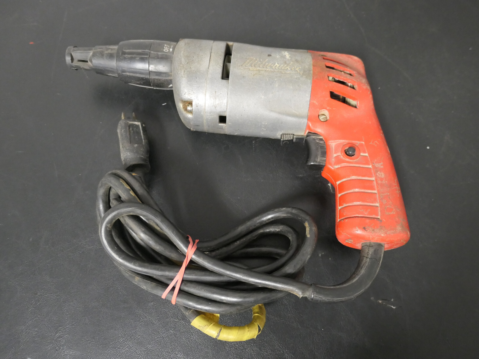 MILWAUKEE 120V 5.0A DRYWALL SCREWGUN SCREWDRIVER SCREWSHOOTER Corded