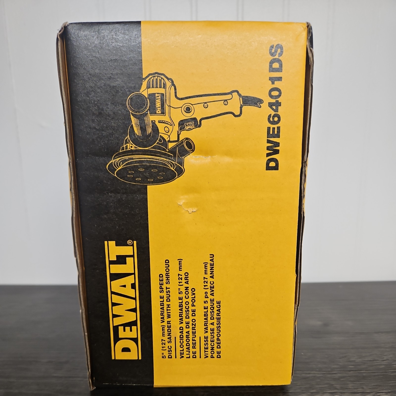 Dewalt DWE6401DS 5&Prime; Variable Speed Disc Sander with Dust Shroud