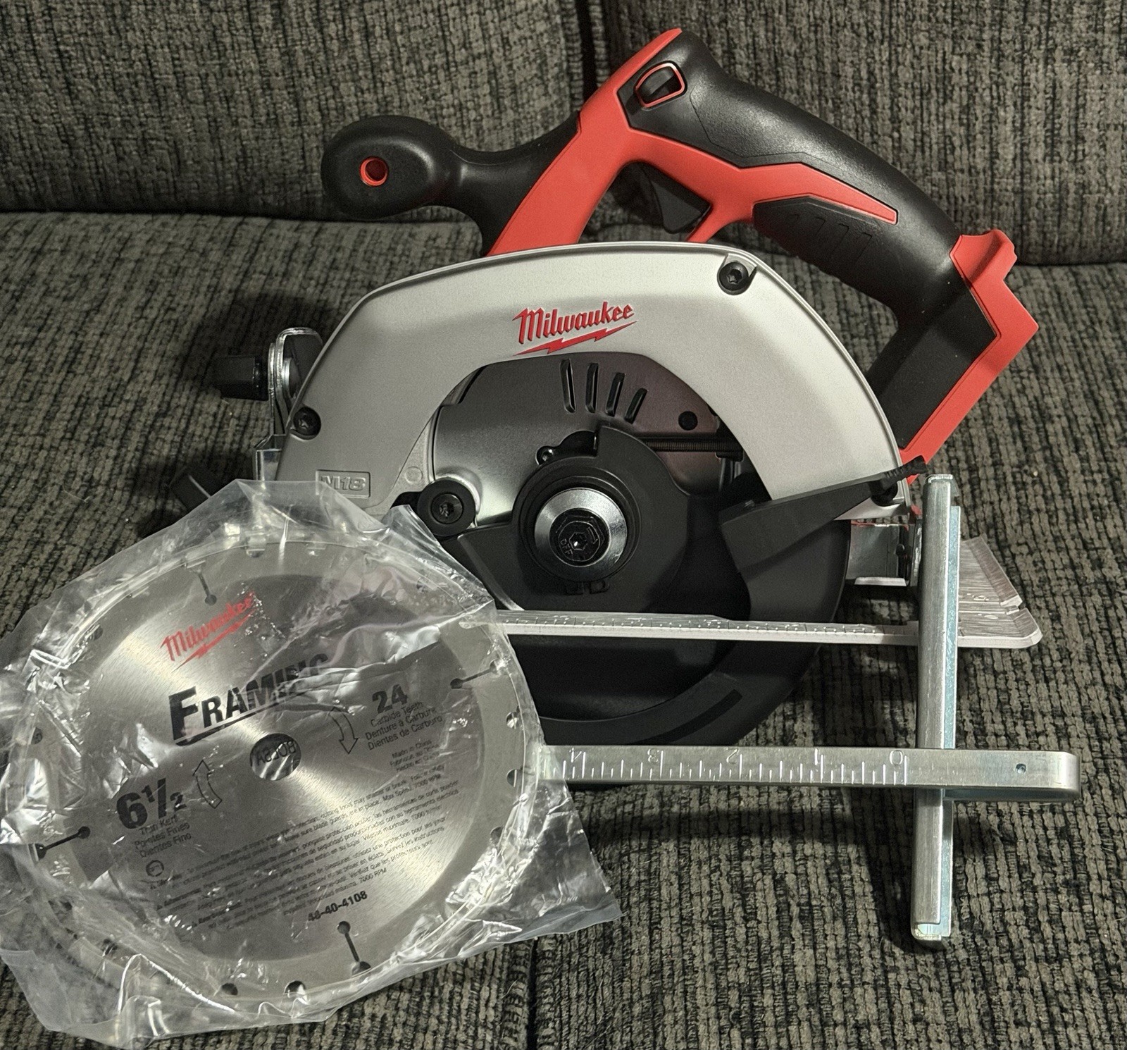 Milwaukee M18 18V Brushless 6-1/2&Prime; Circular Saw w/ Framing Blade & Fence