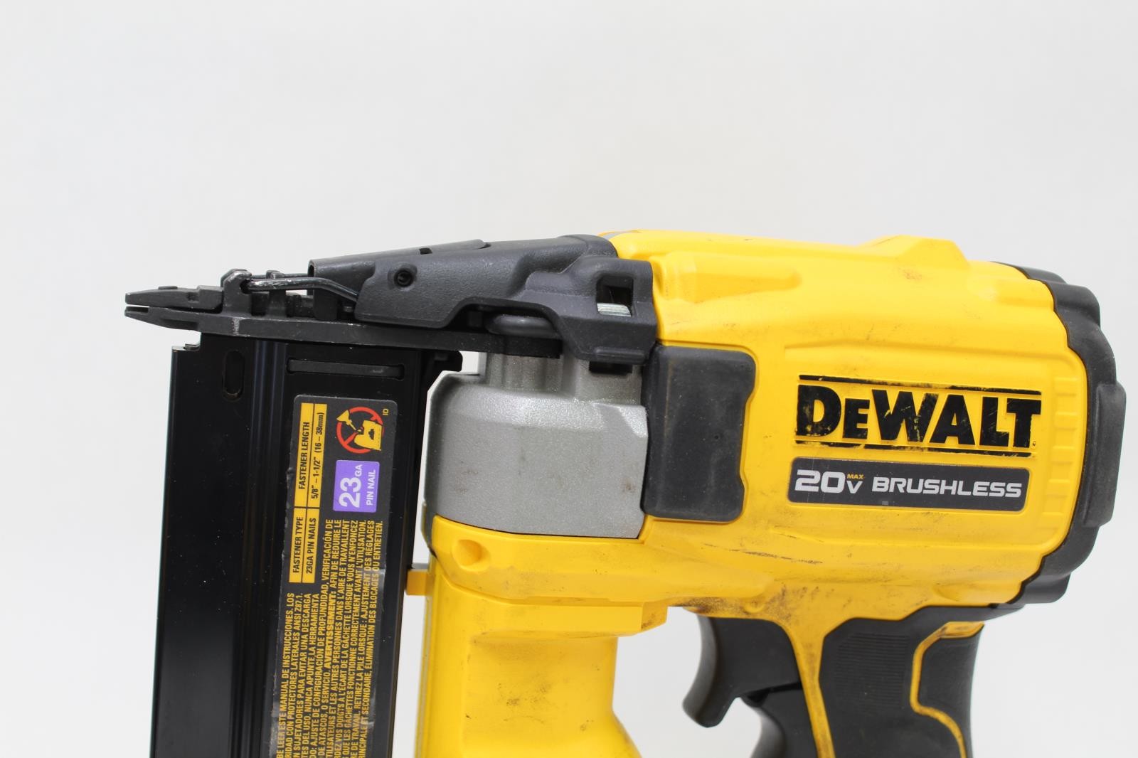 Dewalt DCN623D1 20V Max 23 Gauge Brushless Pin Nailer Kit w/ 2.0 Ah Battery