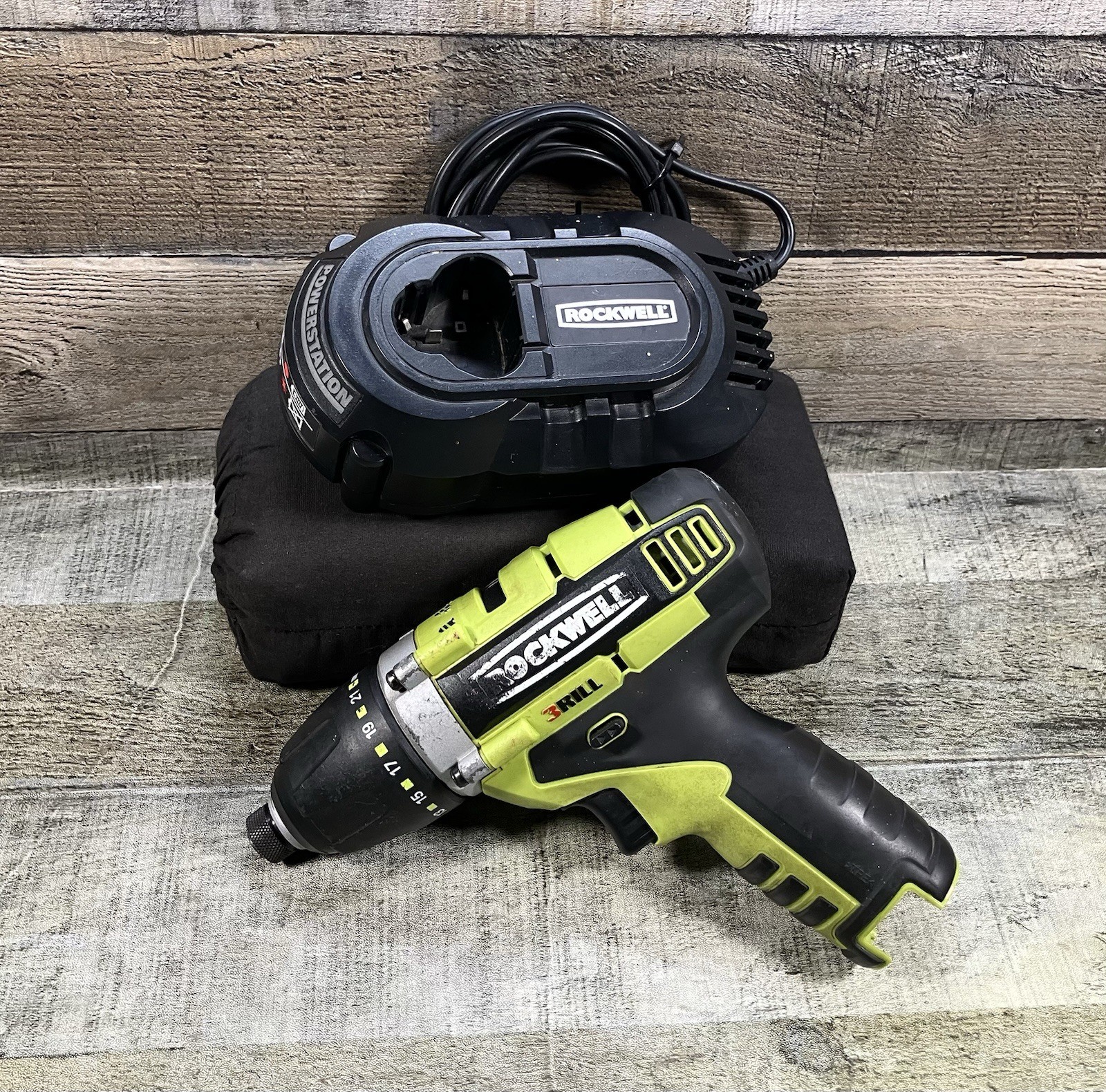 Rockwell RK2515K2 3RILL Impact Driver, RW9400 Battery Charger