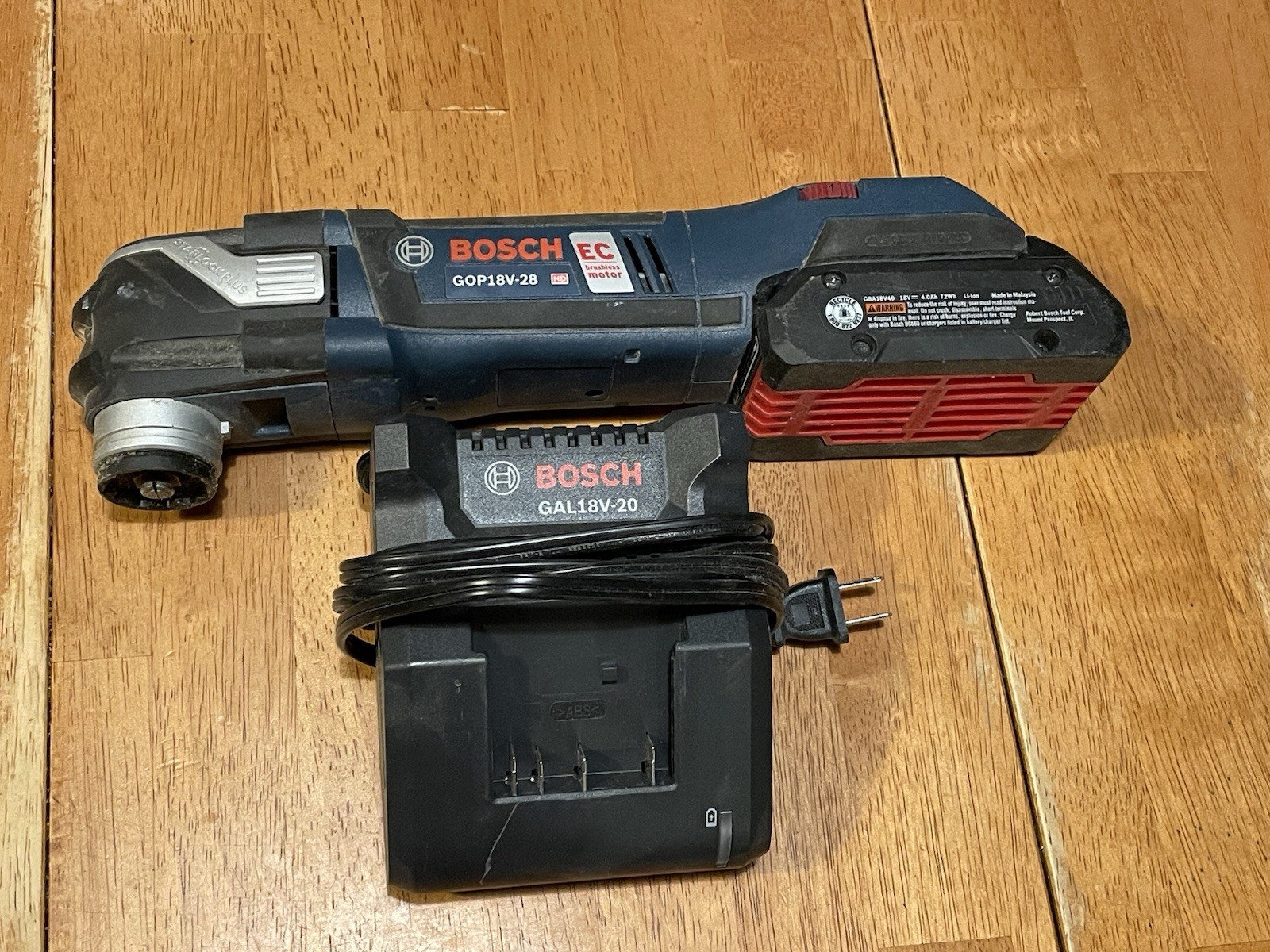Bosch GOP18V-28 18V EC Oscillating Multi-Tool 4 Ah Battery, Charger
