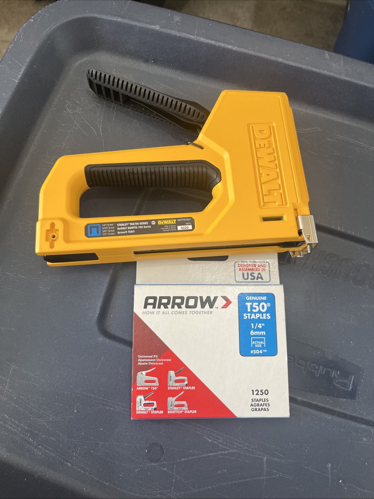 DEWALT DWHTTR130LH HEAVY-DUTY COMPACT STAPLER STAPLE GUN PINPOINT ACCURACY