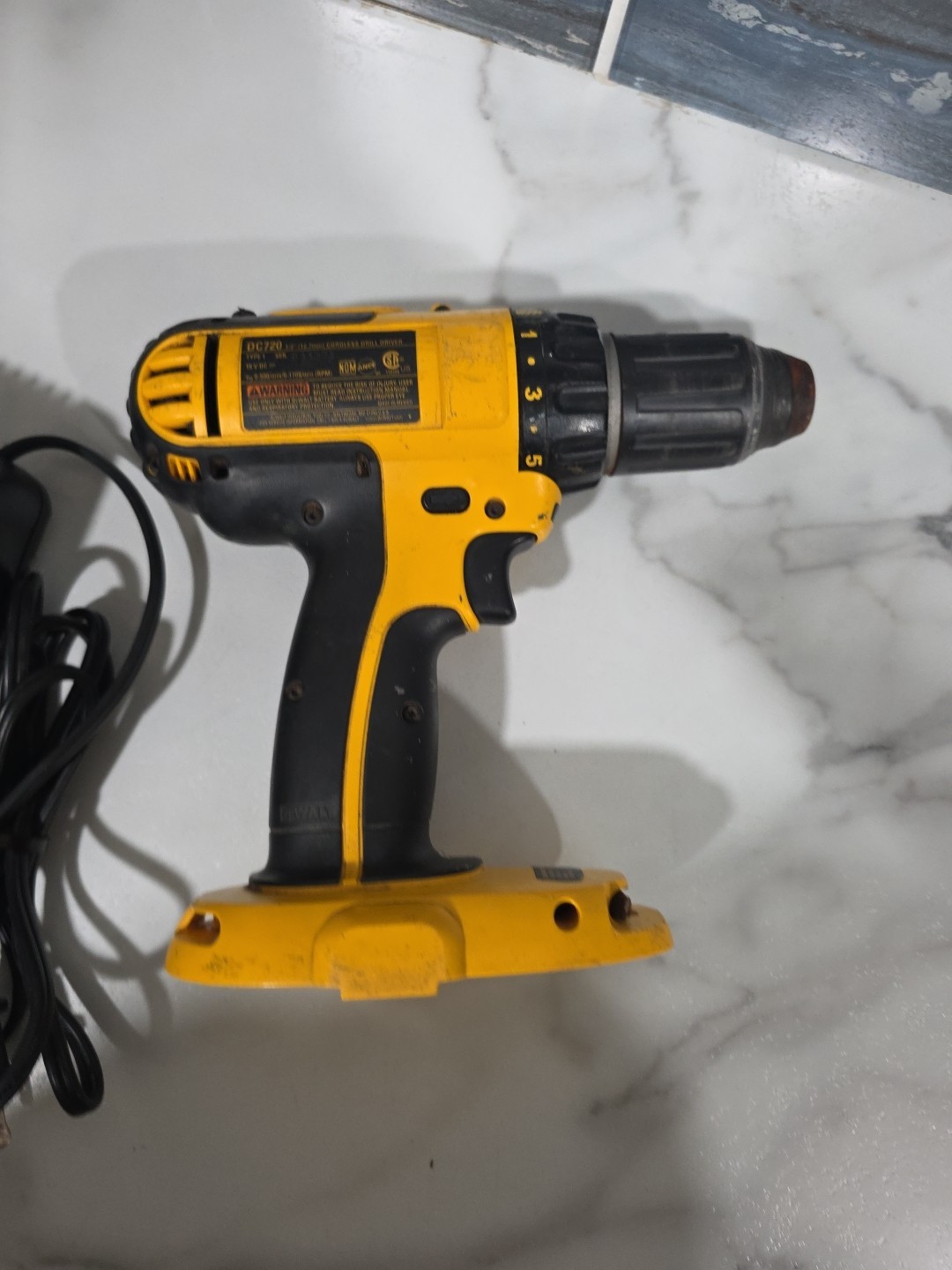 Dewalt DC720 1/2” 12.7mm Cordless Keyless Drill Driver 18Volt With Charger