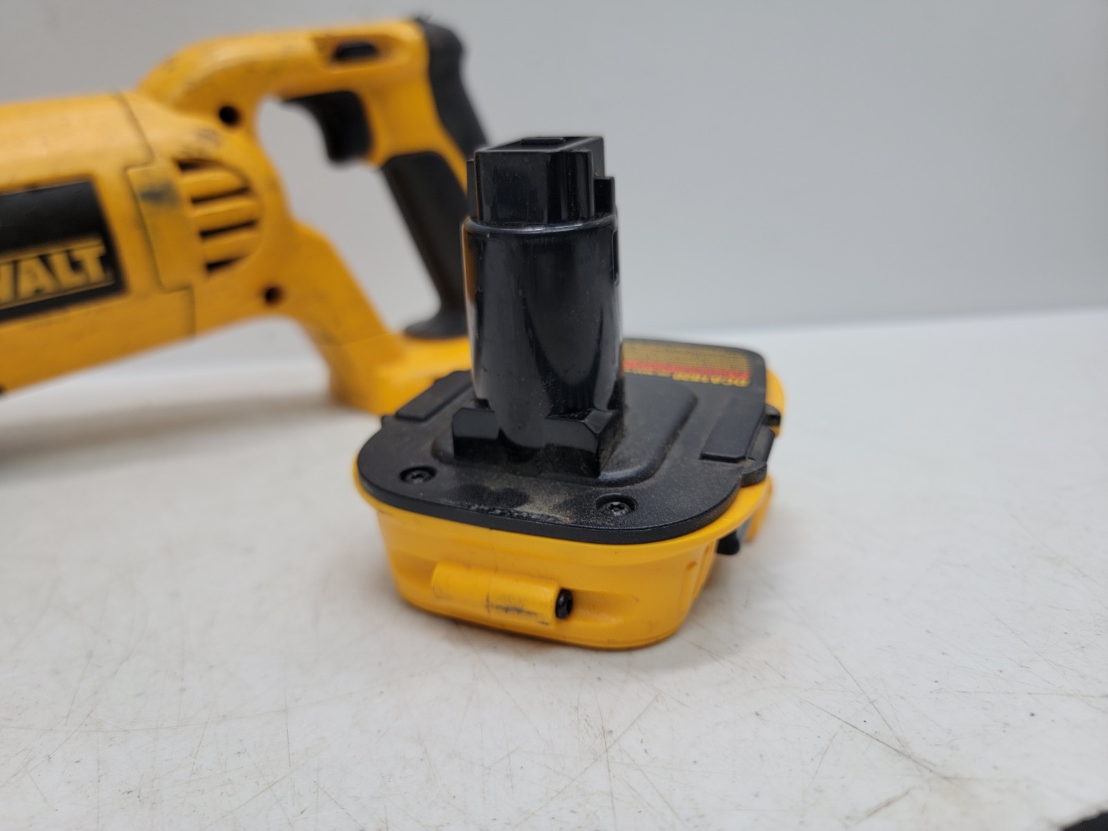 Dewalt DC385 18V Variable Speed 2-Way Reciprocating Saw